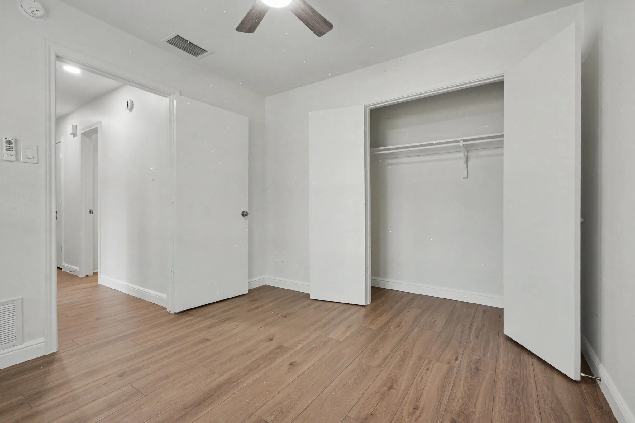 Single Family Residence For Sale in Collin County , 4425 Avonshire Lane, Plano, Texas 75093, 3 Bedroom, 2 Bathroom, 2 Garage spaces, 1,842 Sqft, built in 1983, mls#21351416, Real Estate Agent in Plano, Homes For Sale in Collin county, Homes For Sale in Plano, Realtor in Plano Texas, Real Estate Brokerage Independent Realty Texas, Luminita Cordes Realtor