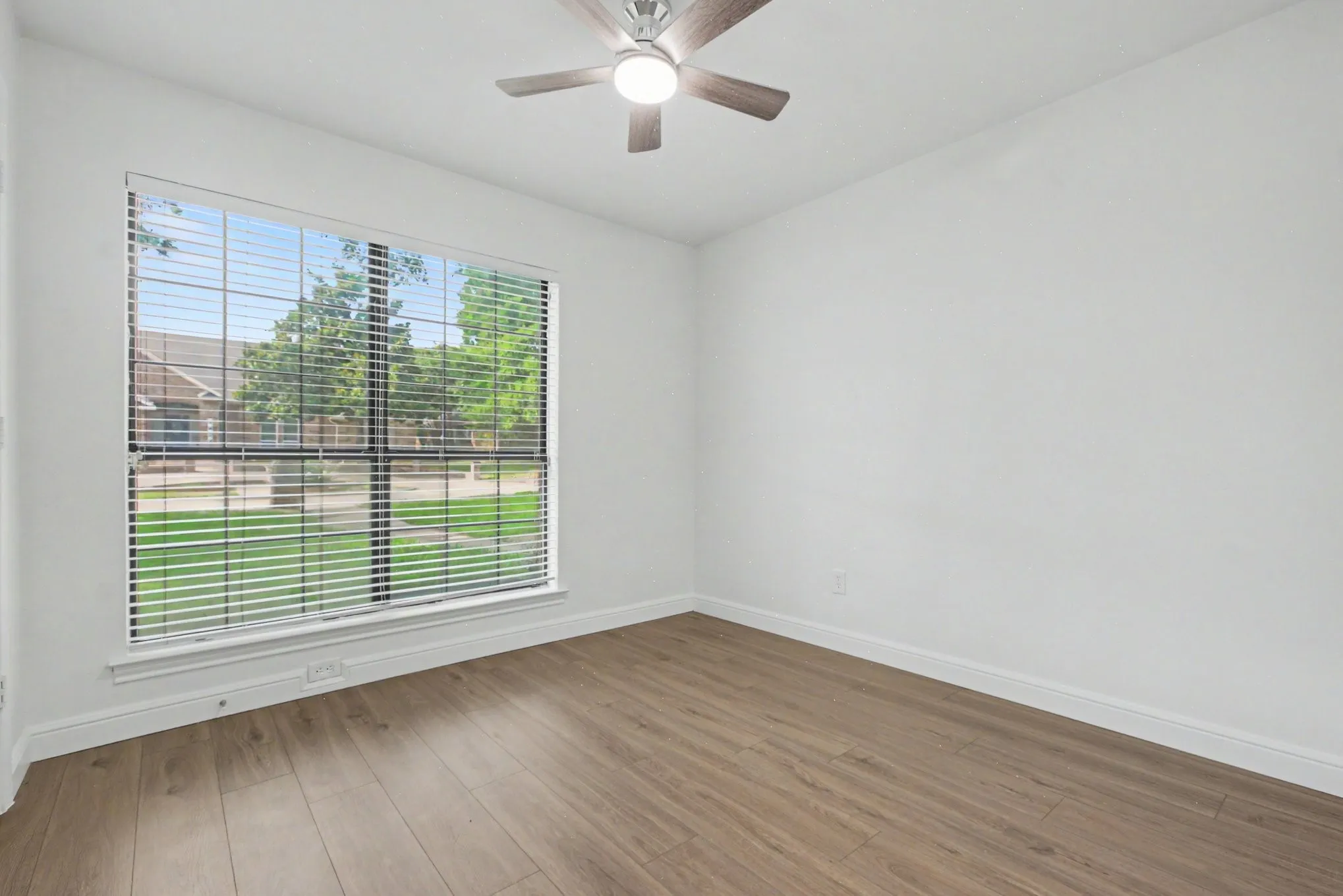 Single Family Residence For Sale in Collin County , 4425 Avonshire Lane, Plano, Texas 75093, 3 Bedroom, 2 Bathroom, 2 Garage spaces, 1,842 Sqft, built in 1983, mls#21351416, Real Estate Agent in Plano, Homes For Sale in Collin county, Homes For Sale in Plano, Realtor in Plano Texas, Real Estate Brokerage Independent Realty Texas, Luminita Cordes Realtor