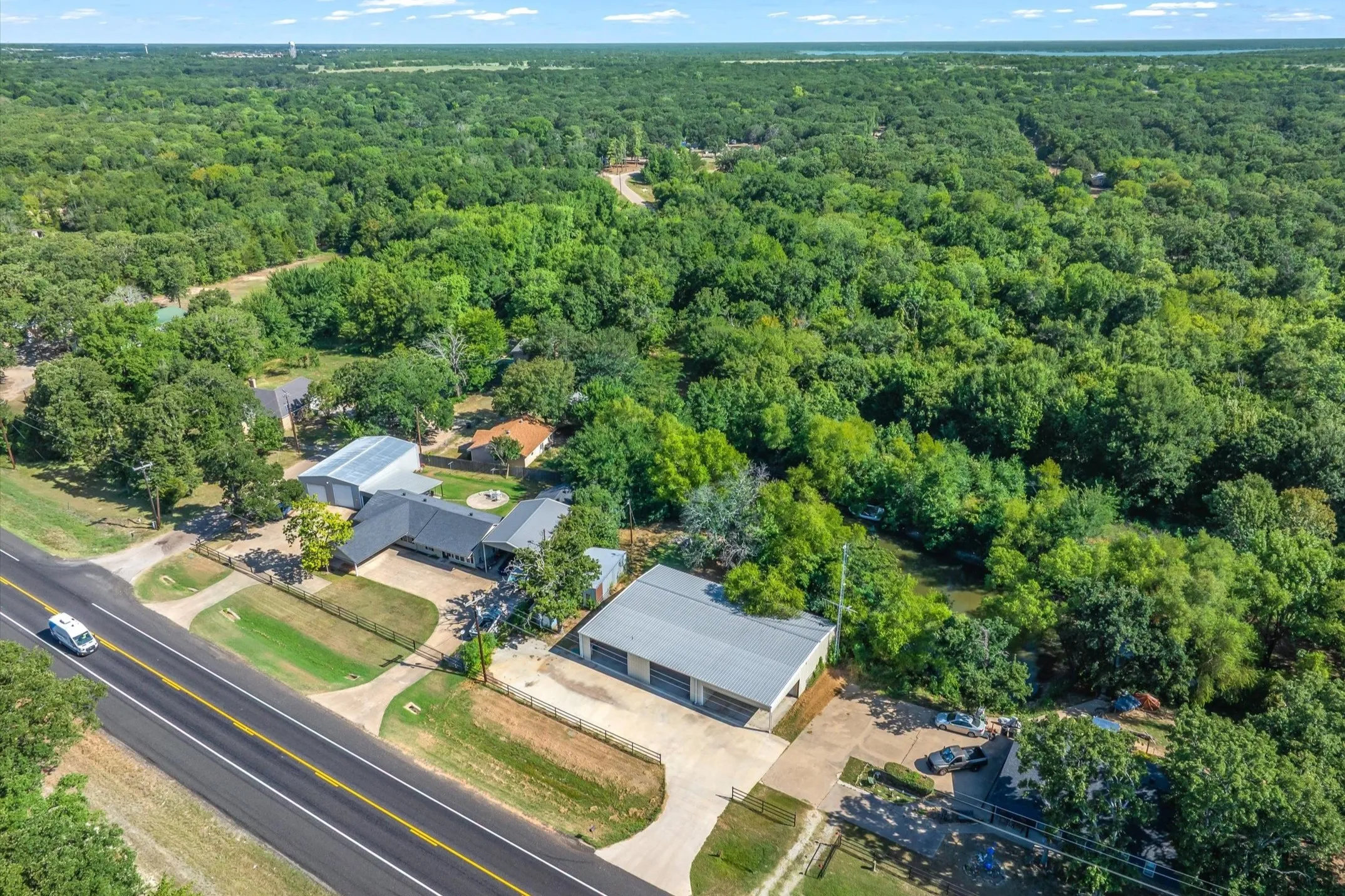 Warehouse For Sale in Hunt County , 10015 Fm 751, Quinlan, Texas 75474, 0, 0, Garage spaces, 3,250 Sqft, built in 2015, Price $400,000, mls#21349519, Real Estate Agent in Quinlan, Homes For Sale in Hunt county, Homes For Sale in Quinlan, Realtor in Quinlan Texas, Real Estate Brokerage Independent Realty Texas, Luminita Cordes Realtor