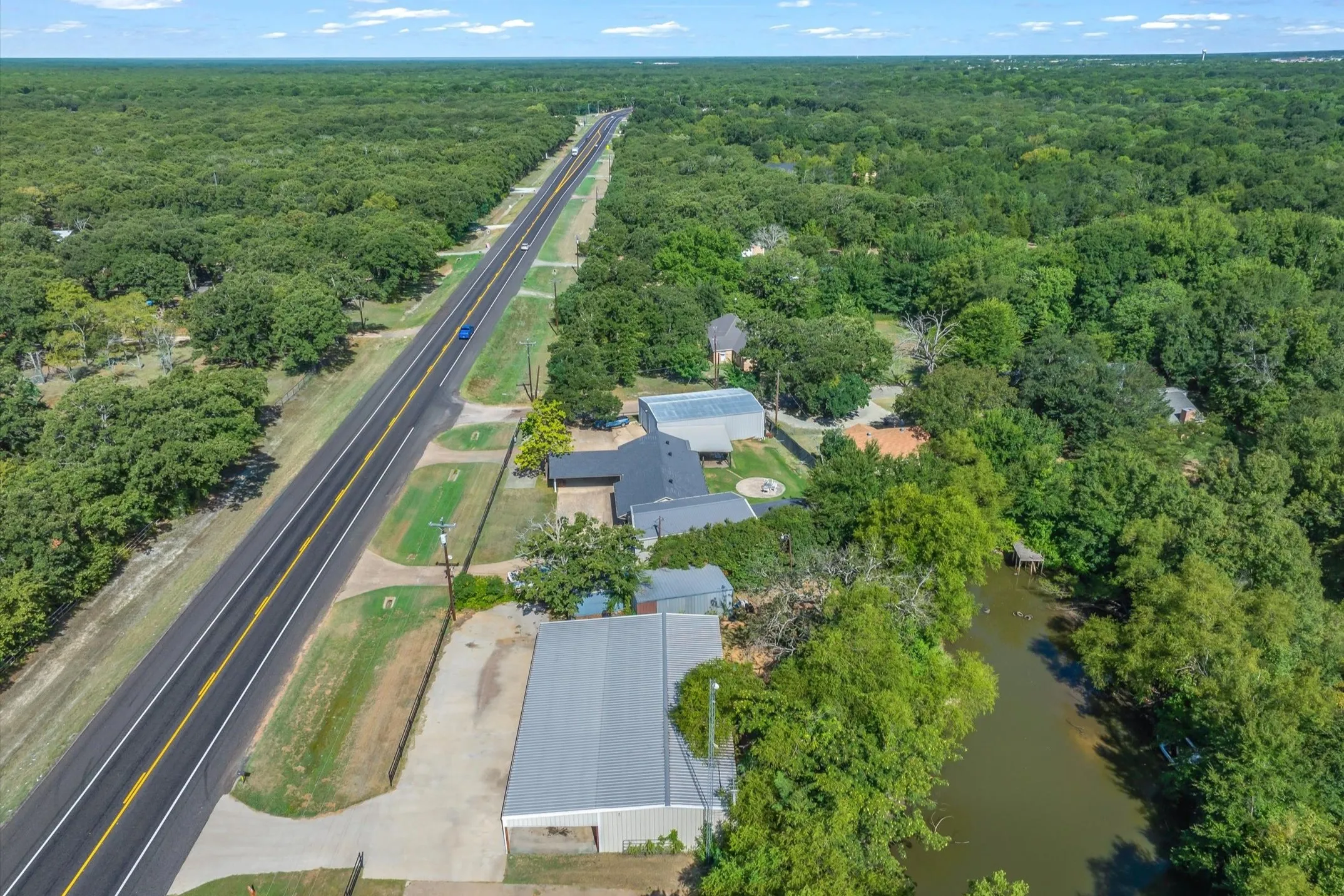 Warehouse For Sale in Hunt County , 10015 Fm 751, Quinlan, Texas 75474, 0, 0, Garage spaces, 3,250 Sqft, built in 2015, Price $400,000, mls#21349519, Real Estate Agent in Quinlan, Homes For Sale in Hunt county, Homes For Sale in Quinlan, Realtor in Quinlan Texas, Real Estate Brokerage Independent Realty Texas, Luminita Cordes Realtor