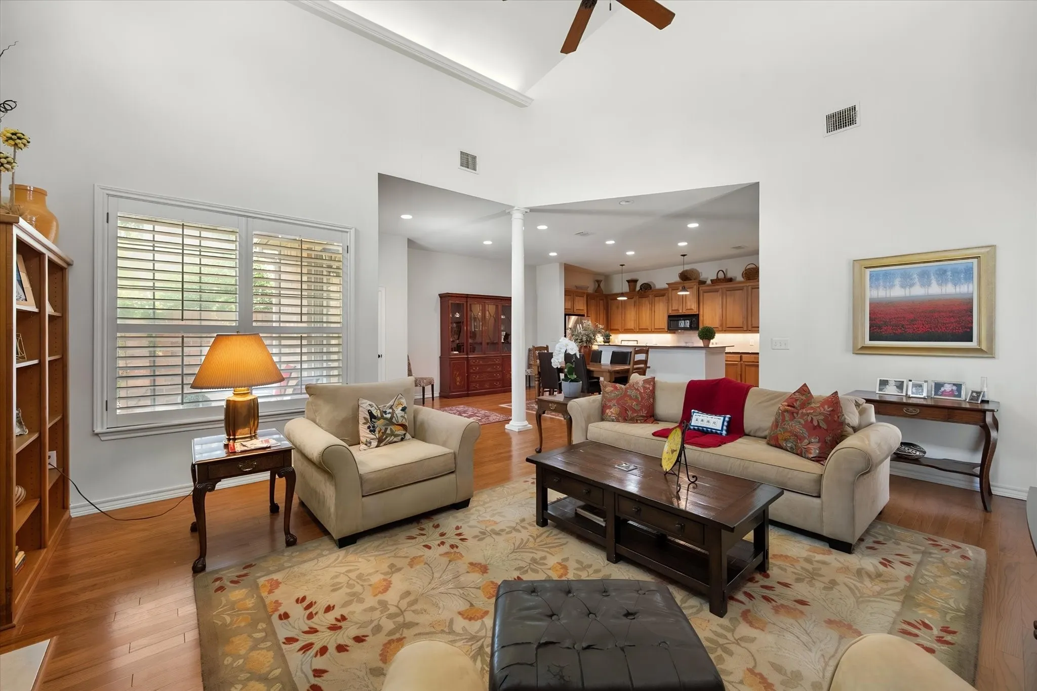 Townhouse For Sale in Tarrant County , 6668 Shady Glen Circle, Benbrook, Texas 76132, 3 Bedroom, 2 Bathroom, 2 Garage spaces, 1,974 Sqft, built in 2005, mls#21349875, Real Estate Agent in Benbrook, Homes For Sale in Tarrant county, Homes For Sale in Benbrook, Realtor in Benbrook Texas, Real Estate Brokerage Independent Realty Texas, Luminita Cordes Realtor