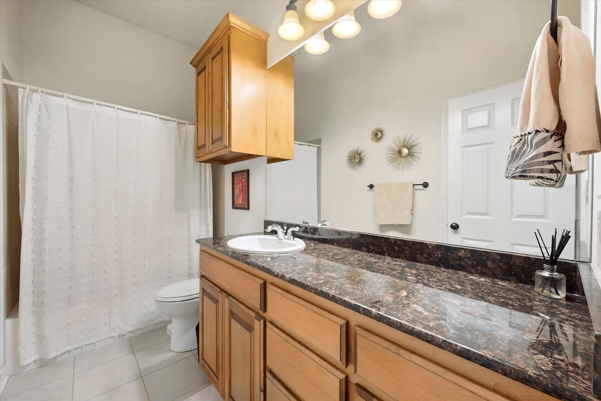 Townhouse For Sale in Tarrant County , 6668 Shady Glen Circle, Benbrook, Texas 76132, 3 Bedroom, 2 Bathroom, 2 Garage spaces, 1,974 Sqft, built in 2005, mls#21349875, Real Estate Agent in Benbrook, Homes For Sale in Tarrant county, Homes For Sale in Benbrook, Realtor in Benbrook Texas, Real Estate Brokerage Independent Realty Texas, Luminita Cordes Realtor