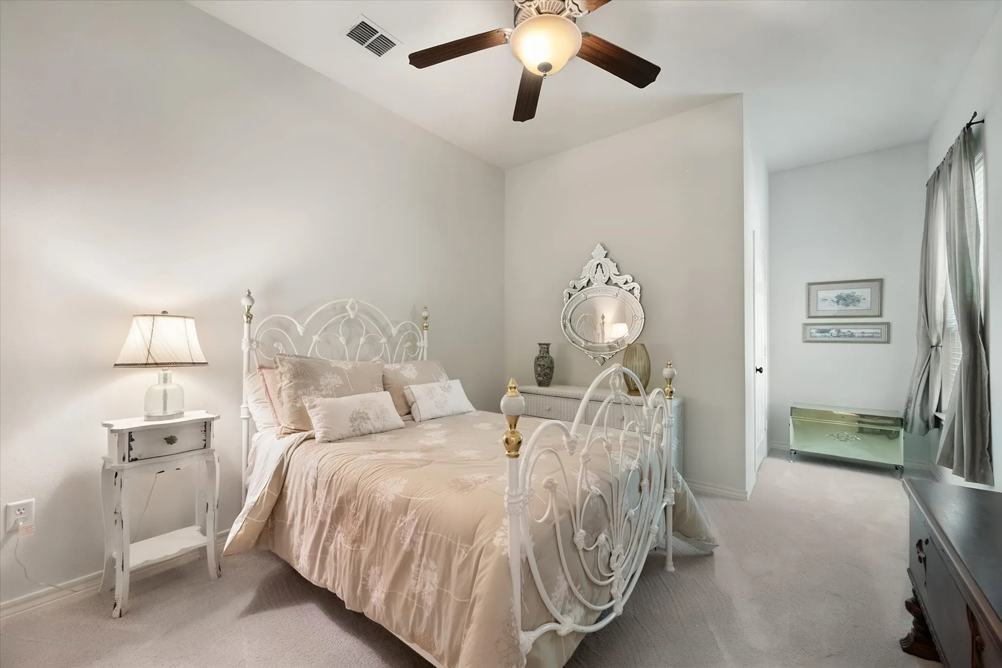 Townhouse For Sale in Tarrant County , 6668 Shady Glen Circle, Benbrook, Texas 76132, 3 Bedroom, 2 Bathroom, 2 Garage spaces, 1,974 Sqft, built in 2005, mls#21349875, Real Estate Agent in Benbrook, Homes For Sale in Tarrant county, Homes For Sale in Benbrook, Realtor in Benbrook Texas, Real Estate Brokerage Independent Realty Texas, Luminita Cordes Realtor