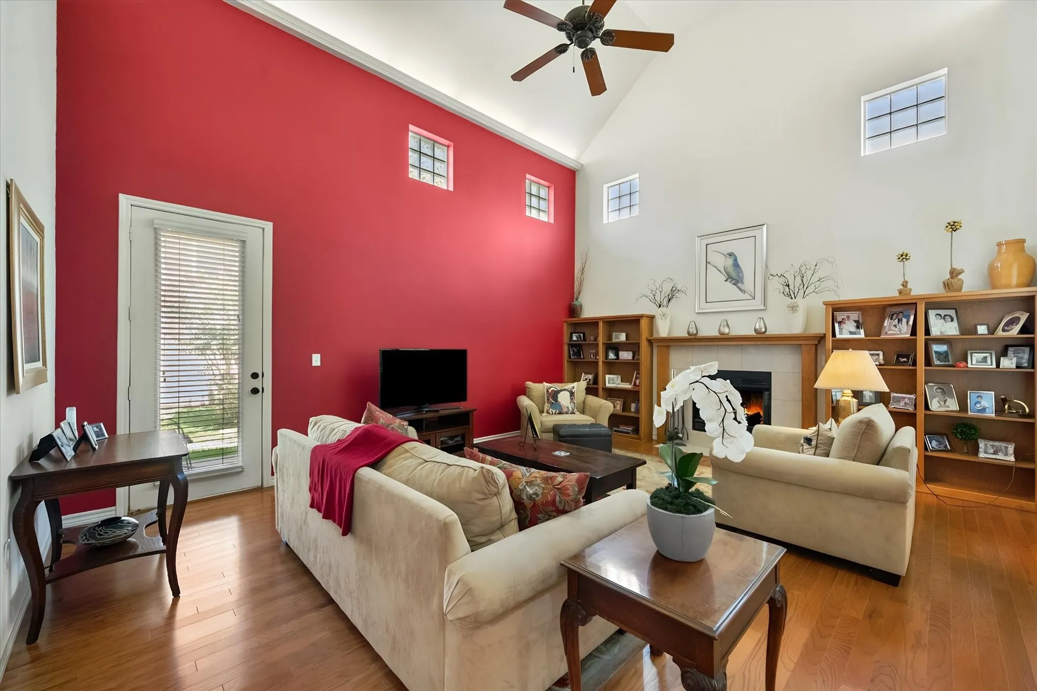 Townhouse For Sale in Tarrant County , 6668 Shady Glen Circle, Benbrook, Texas 76132, 3 Bedroom, 2 Bathroom, 2 Garage spaces, 1,974 Sqft, built in 2005, mls#21349875, Real Estate Agent in Benbrook, Homes For Sale in Tarrant county, Homes For Sale in Benbrook, Realtor in Benbrook Texas, Real Estate Brokerage Independent Realty Texas, Luminita Cordes Realtor