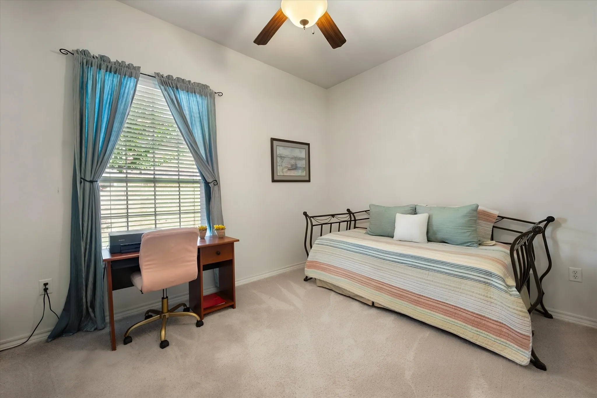 Townhouse For Sale in Tarrant County , 6668 Shady Glen Circle, Benbrook, Texas 76132, 3 Bedroom, 2 Bathroom, 2 Garage spaces, 1,974 Sqft, built in 2005, mls#21349875, Real Estate Agent in Benbrook, Homes For Sale in Tarrant county, Homes For Sale in Benbrook, Realtor in Benbrook Texas, Real Estate Brokerage Independent Realty Texas, Luminita Cordes Realtor
