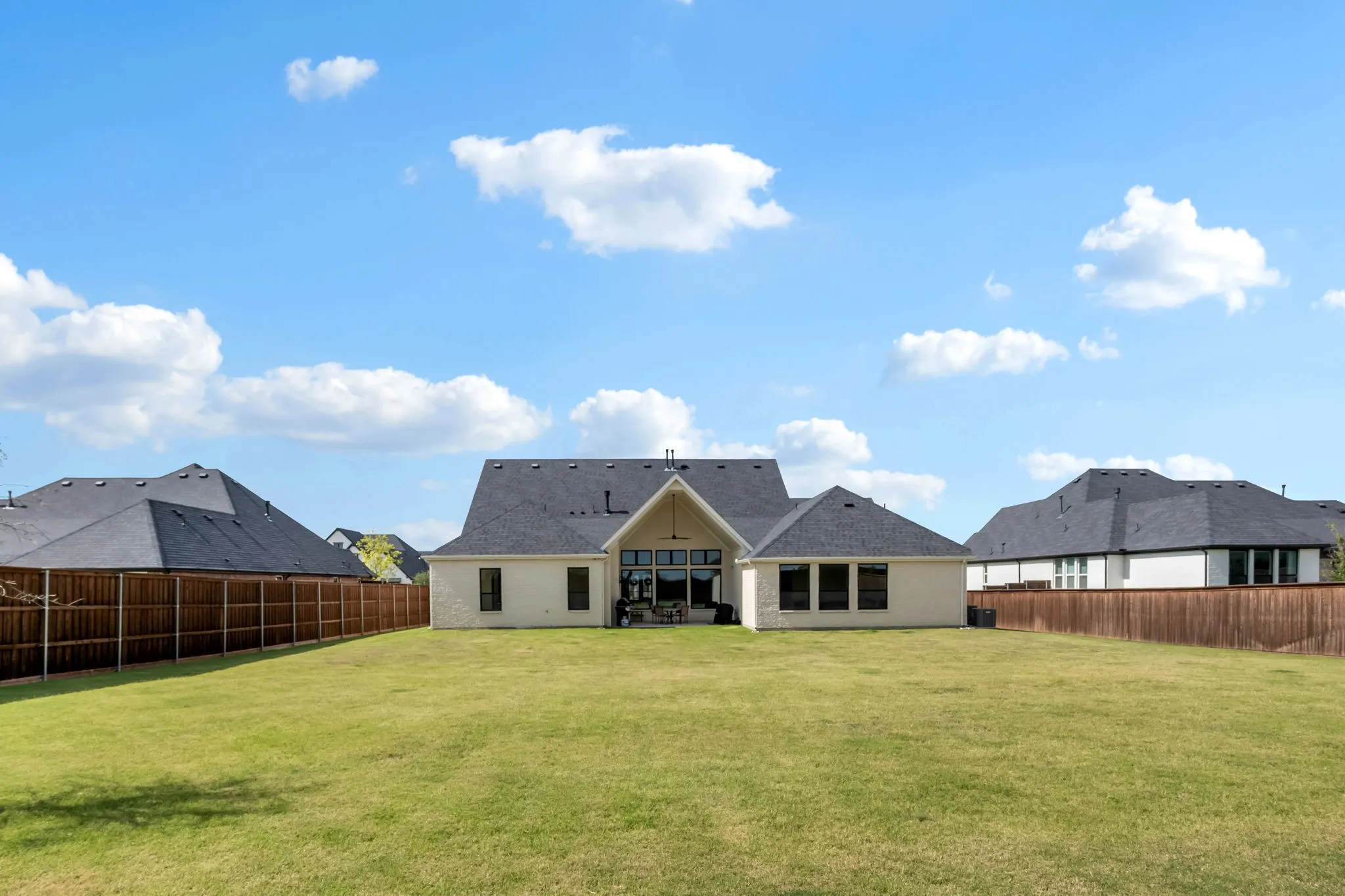 Single Family Residence For Sale in Tarrant County , 321 Wimberley Drive, Haslet, Texas 76052, 4 Bedroom, 5 Bathroom, 3 Garage spaces, 3,743 Sqft, built in 2024, mls#21351393, Real Estate Agent in Haslet, Homes For Sale in Tarrant county, Homes For Sale in Haslet, Realtor in Haslet Texas, Real Estate Brokerage Independent Realty Texas, Luminita Cordes Realtor