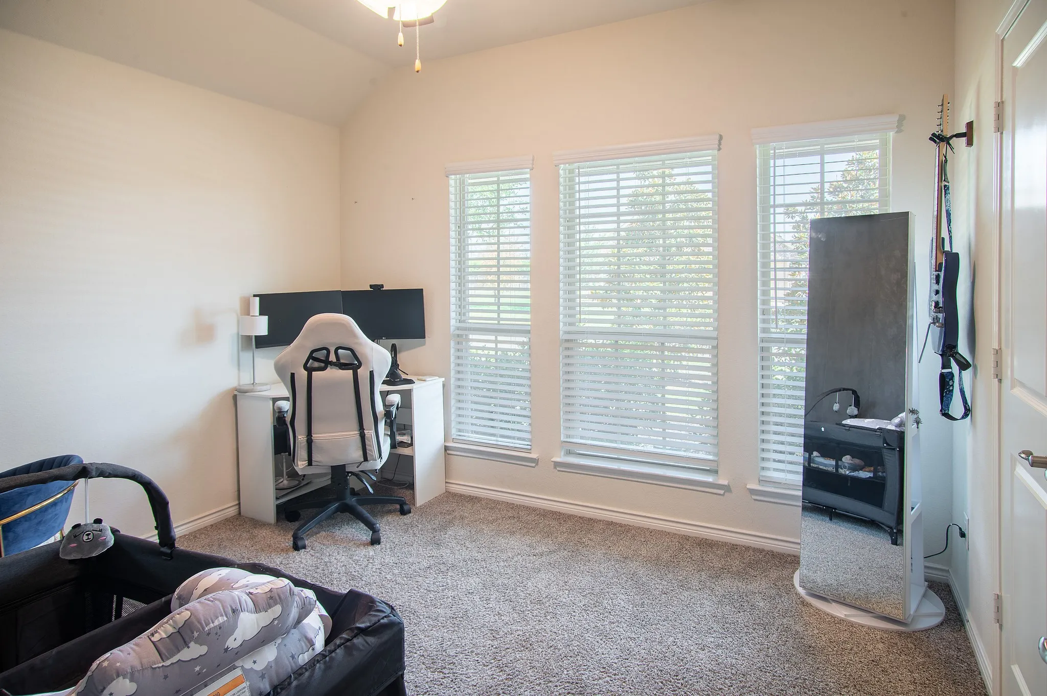 Single Family Residence For Sale in Collin County , 308 Maverick Street, Anna, Texas 75409, 3 Bedroom, 2 Bathroom, 2 Garage spaces, 1,769 Sqft, built in 2018, mls#21350914, Real Estate Agent in Anna, Homes For Sale in Collin county, Homes For Sale in Anna, Realtor in Anna Texas, Real Estate Brokerage Independent Realty Texas, Luminita Cordes Realtor