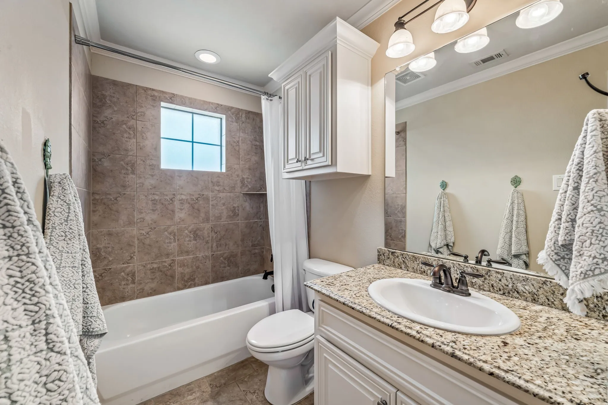 Townhouse For Sale in Dallas County , 1910 Hope Street 15, Dallas, Texas 75206, 3 Bedroom, 4 Bathroom, 2 Garage spaces, 1,758 Sqft, built in 2005, mls#21319960, Real Estate Agent in Dallas, Homes For Sale in Dallas county, Homes For Sale in Dallas, Realtor in Dallas Texas, Real Estate Brokerage Independent Realty Texas, Luminita Cordes Realtor