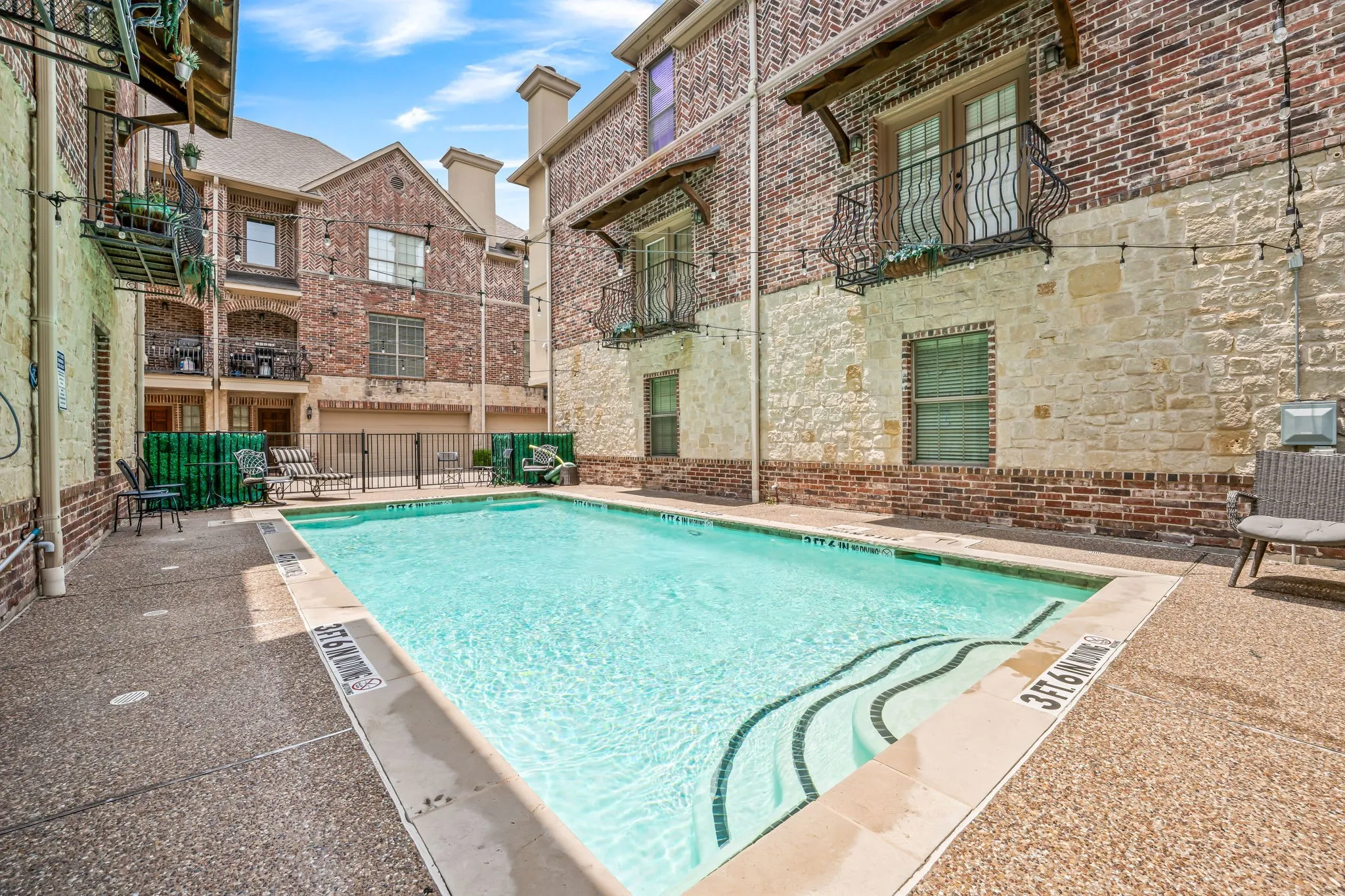 Townhouse For Sale in Dallas County , 1910 Hope Street 15, Dallas, Texas 75206, 3 Bedroom, 4 Bathroom, 2 Garage spaces, 1,758 Sqft, built in 2005, mls#21319960, Real Estate Agent in Dallas, Homes For Sale in Dallas county, Homes For Sale in Dallas, Realtor in Dallas Texas, Real Estate Brokerage Independent Realty Texas, Luminita Cordes Realtor