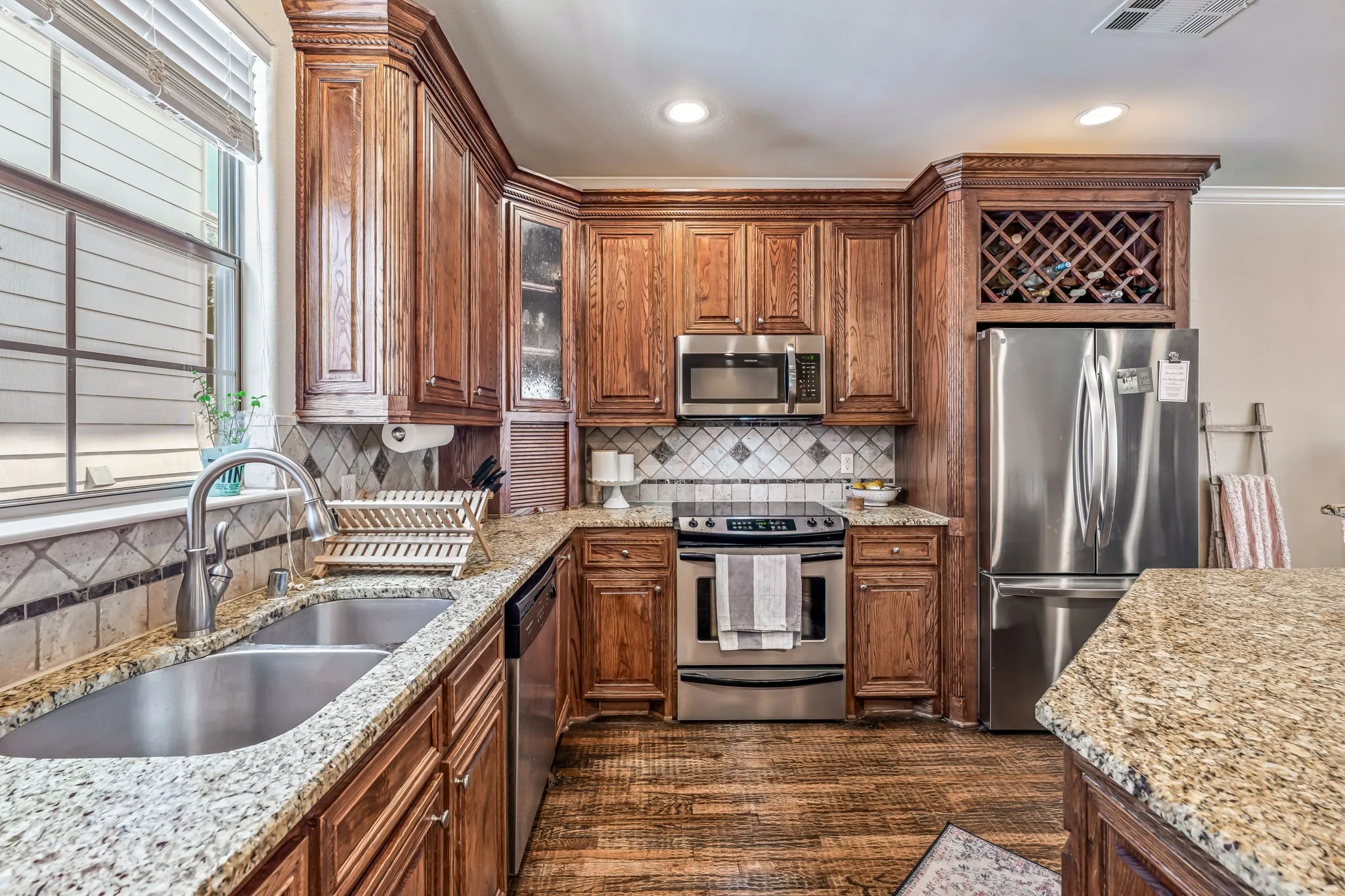 Townhouse For Sale in Dallas County , 1910 Hope Street 15, Dallas, Texas 75206, 3 Bedroom, 4 Bathroom, 2 Garage spaces, 1,758 Sqft, built in 2005, mls#21319960, Real Estate Agent in Dallas, Homes For Sale in Dallas county, Homes For Sale in Dallas, Realtor in Dallas Texas, Real Estate Brokerage Independent Realty Texas, Luminita Cordes Realtor
