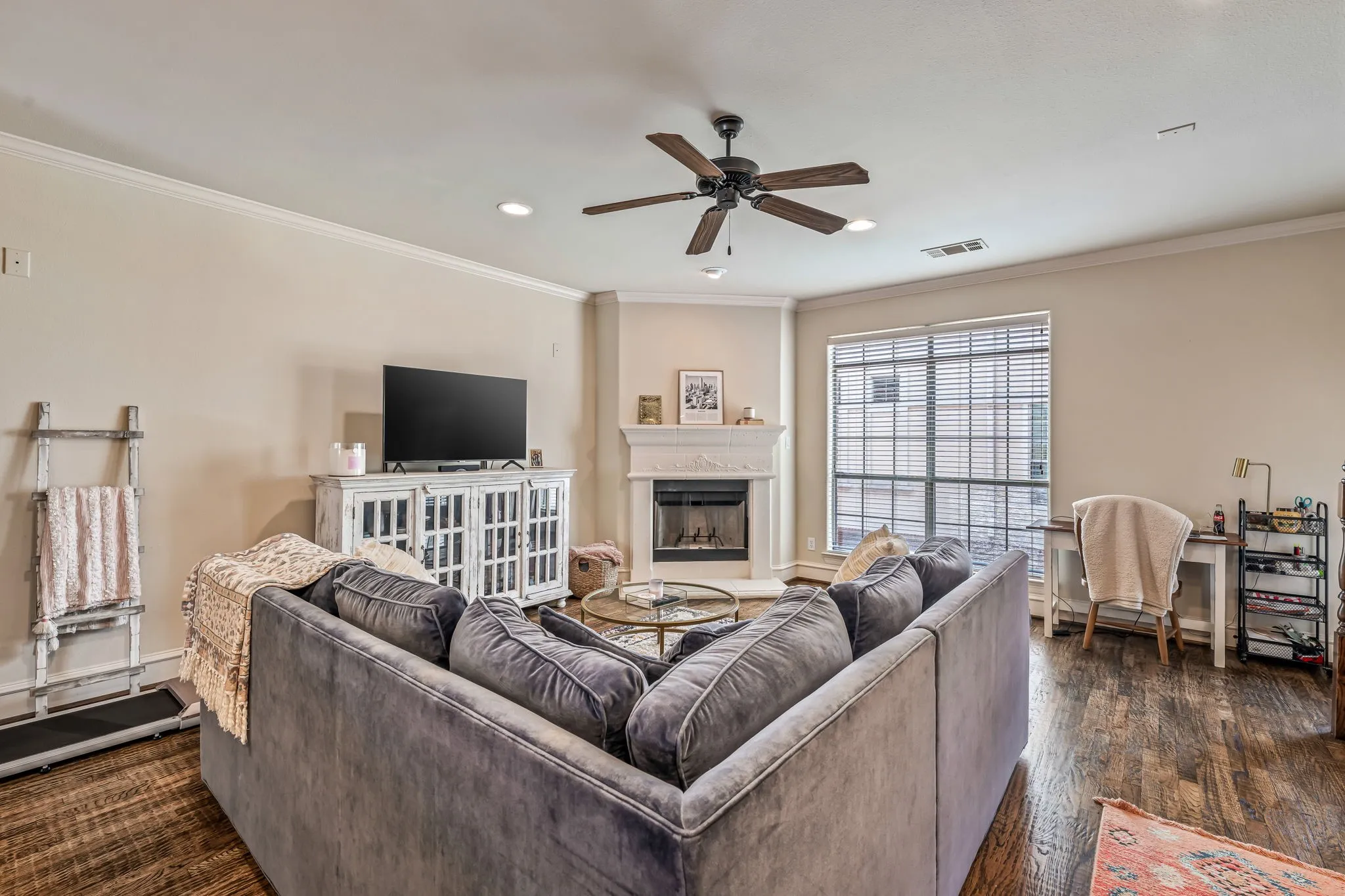 Townhouse For Sale in Dallas County , 1910 Hope Street 15, Dallas, Texas 75206, 3 Bedroom, 4 Bathroom, 2 Garage spaces, 1,758 Sqft, built in 2005, mls#21319960, Real Estate Agent in Dallas, Homes For Sale in Dallas county, Homes For Sale in Dallas, Realtor in Dallas Texas, Real Estate Brokerage Independent Realty Texas, Luminita Cordes Realtor