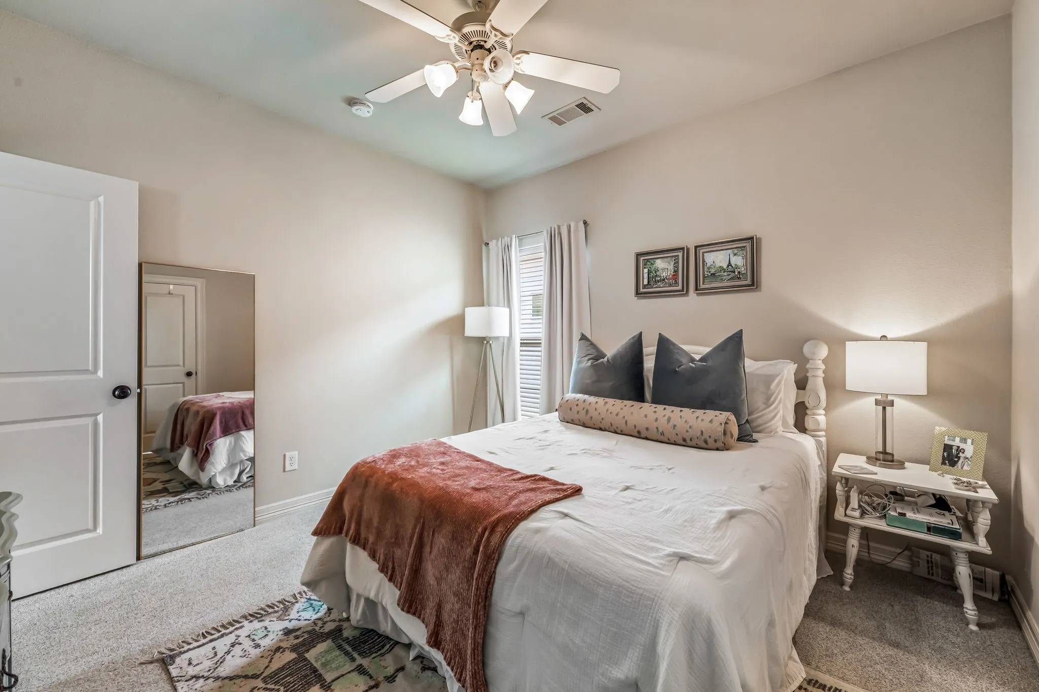 Townhouse For Sale in Dallas County , 1910 Hope Street 15, Dallas, Texas 75206, 3 Bedroom, 4 Bathroom, 2 Garage spaces, 1,758 Sqft, built in 2005, mls#21319960, Real Estate Agent in Dallas, Homes For Sale in Dallas county, Homes For Sale in Dallas, Realtor in Dallas Texas, Real Estate Brokerage Independent Realty Texas, Luminita Cordes Realtor