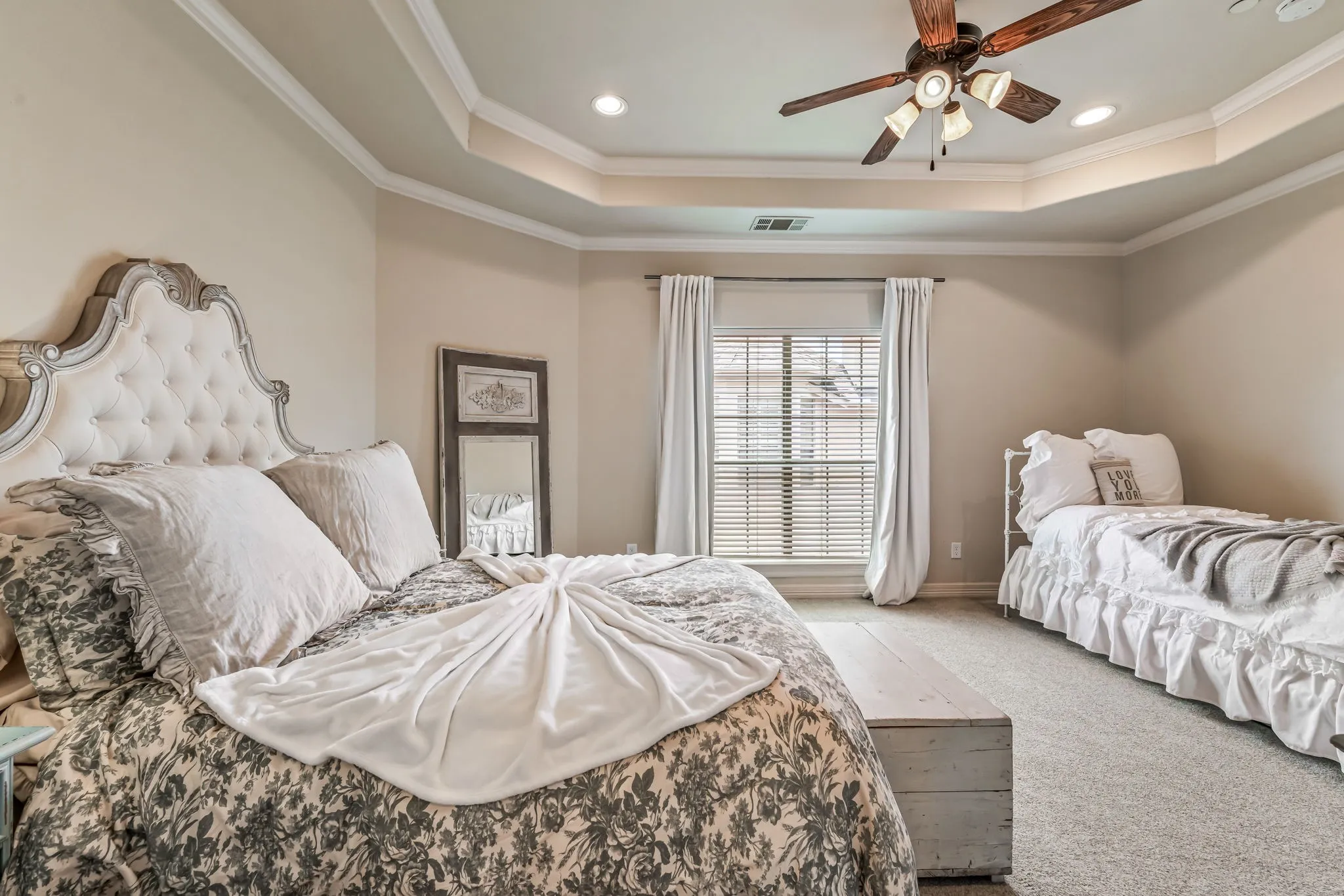 Townhouse For Sale in Dallas County , 1910 Hope Street 15, Dallas, Texas 75206, 3 Bedroom, 4 Bathroom, 2 Garage spaces, 1,758 Sqft, built in 2005, mls#21319960, Real Estate Agent in Dallas, Homes For Sale in Dallas county, Homes For Sale in Dallas, Realtor in Dallas Texas, Real Estate Brokerage Independent Realty Texas, Luminita Cordes Realtor