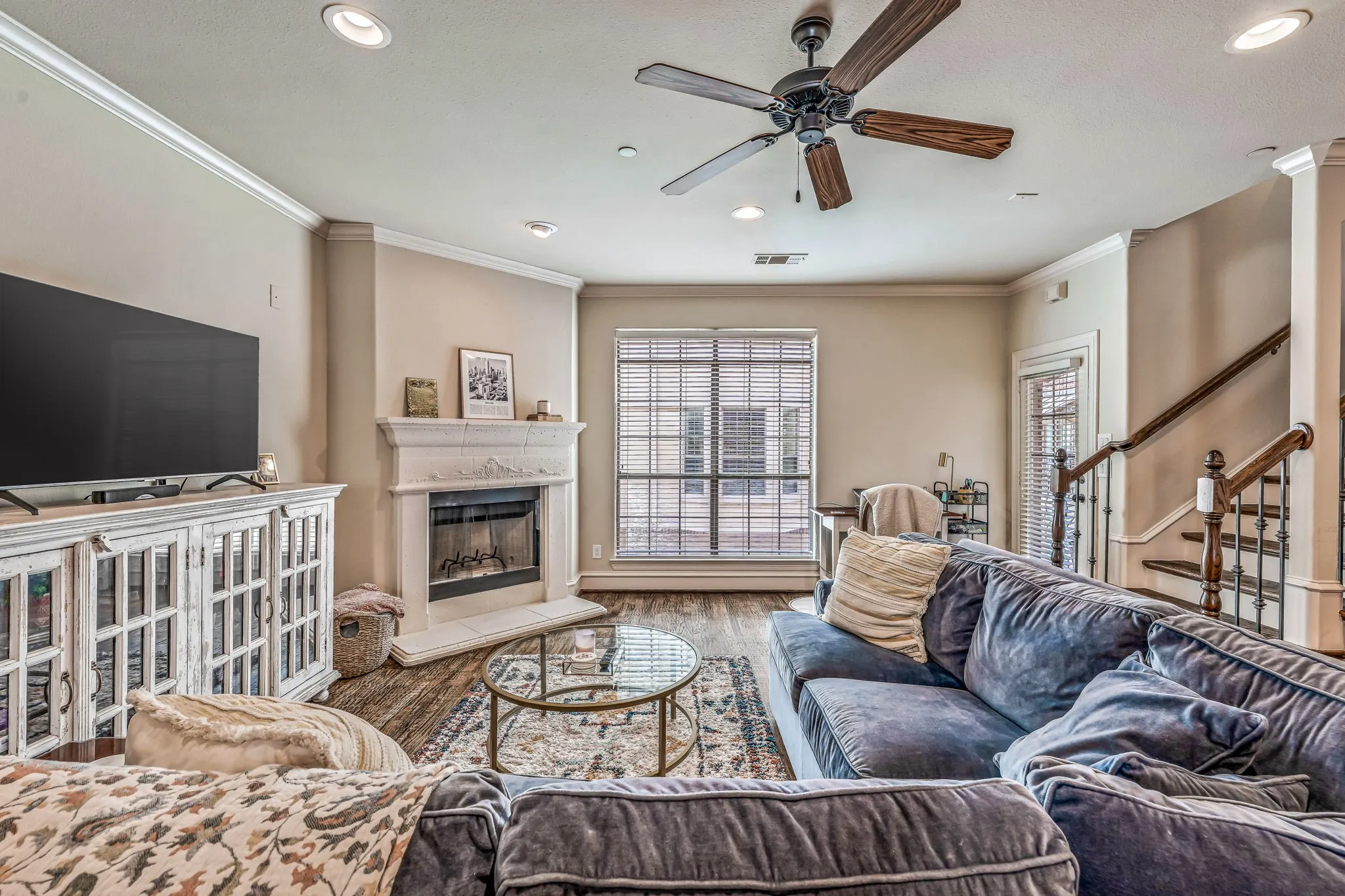 Townhouse For Sale in Dallas County , 1910 Hope Street 15, Dallas, Texas 75206, 3 Bedroom, 4 Bathroom, 2 Garage spaces, 1,758 Sqft, built in 2005, mls#21319960, Real Estate Agent in Dallas, Homes For Sale in Dallas county, Homes For Sale in Dallas, Realtor in Dallas Texas, Real Estate Brokerage Independent Realty Texas, Luminita Cordes Realtor