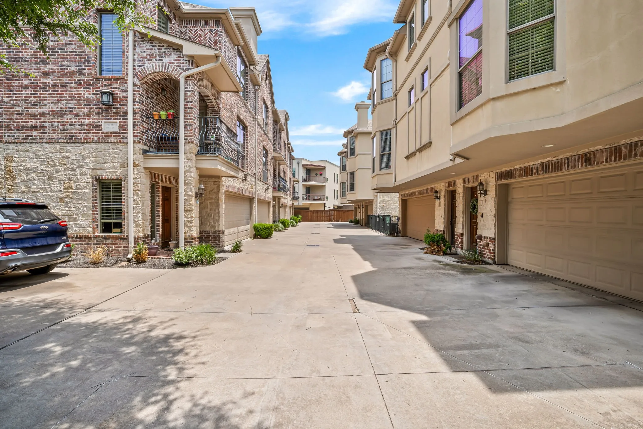 Townhouse For Sale in Dallas County , 1910 Hope Street 15, Dallas, Texas 75206, 3 Bedroom, 4 Bathroom, 2 Garage spaces, 1,758 Sqft, built in 2005, mls#21319960, Real Estate Agent in Dallas, Homes For Sale in Dallas county, Homes For Sale in Dallas, Realtor in Dallas Texas, Real Estate Brokerage Independent Realty Texas, Luminita Cordes Realtor
