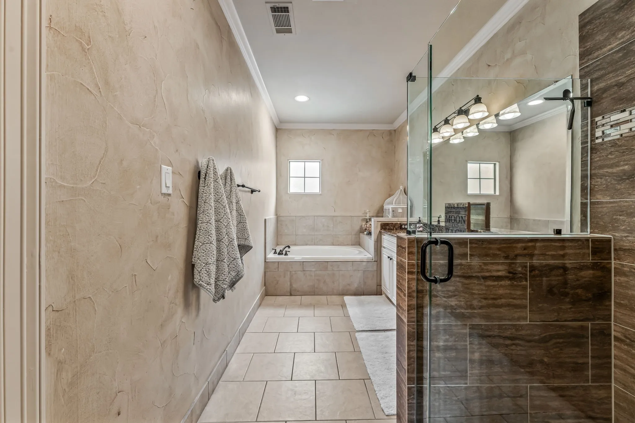 Townhouse For Sale in Dallas County , 1910 Hope Street 15, Dallas, Texas 75206, 3 Bedroom, 4 Bathroom, 2 Garage spaces, 1,758 Sqft, built in 2005, mls#21319960, Real Estate Agent in Dallas, Homes For Sale in Dallas county, Homes For Sale in Dallas, Realtor in Dallas Texas, Real Estate Brokerage Independent Realty Texas, Luminita Cordes Realtor