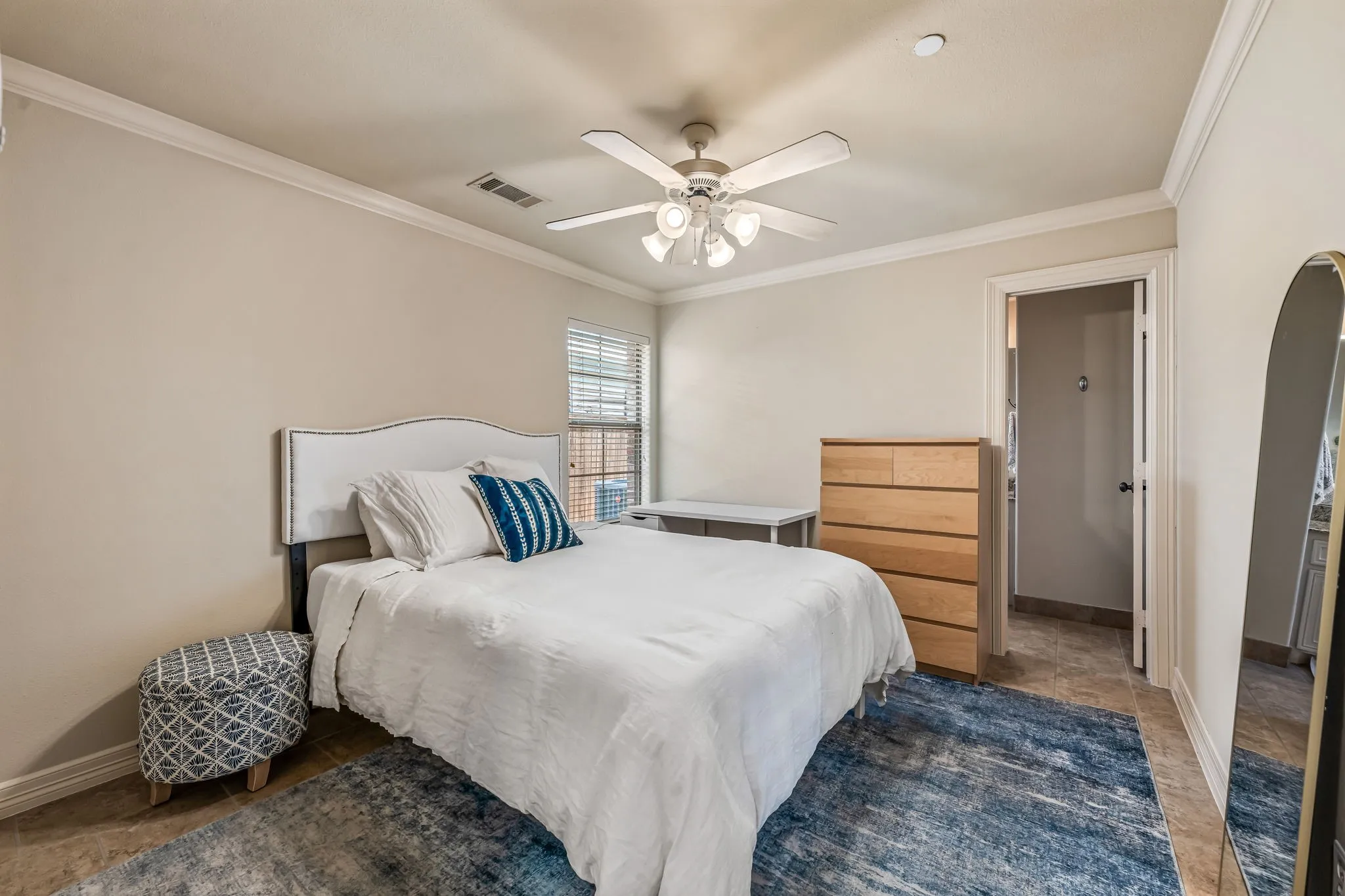 Townhouse For Sale in Dallas County , 1910 Hope Street 15, Dallas, Texas 75206, 3 Bedroom, 4 Bathroom, 2 Garage spaces, 1,758 Sqft, built in 2005, mls#21319960, Real Estate Agent in Dallas, Homes For Sale in Dallas county, Homes For Sale in Dallas, Realtor in Dallas Texas, Real Estate Brokerage Independent Realty Texas, Luminita Cordes Realtor