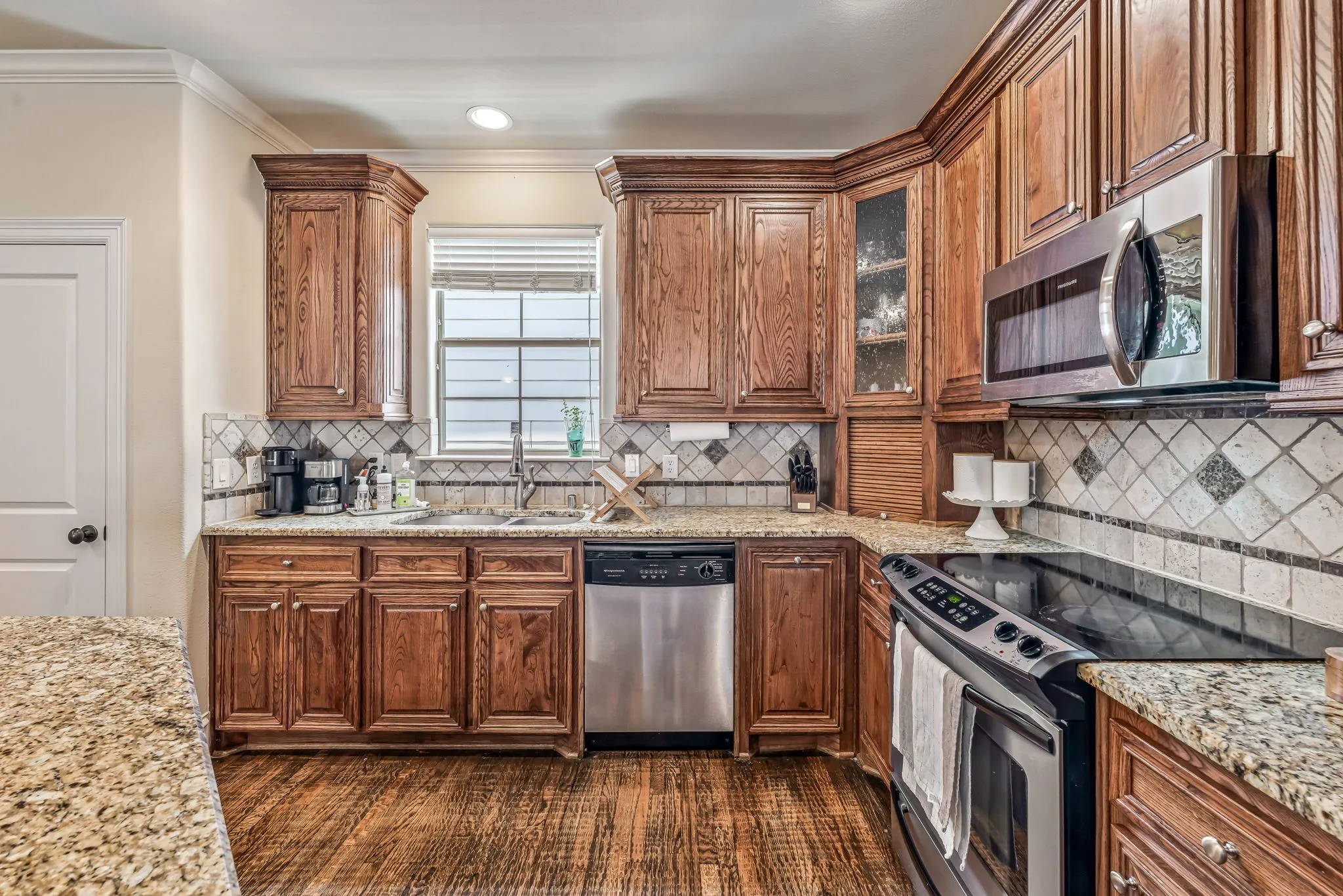 Townhouse For Sale in Dallas County , 1910 Hope Street 15, Dallas, Texas 75206, 3 Bedroom, 4 Bathroom, 2 Garage spaces, 1,758 Sqft, built in 2005, mls#21319960, Real Estate Agent in Dallas, Homes For Sale in Dallas county, Homes For Sale in Dallas, Realtor in Dallas Texas, Real Estate Brokerage Independent Realty Texas, Luminita Cordes Realtor