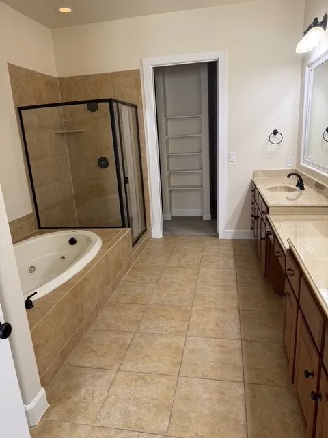 Condominium For Rent in Dallas County , 6631 Via Positano 211, Irving, Texas 75039, 2 Bedroom, 3 Bathroom, 1 Garage spaces, 1,977 Sqft, built in 2007, mls#21350488, Real Estate Agent in Irving, Homes For Rent in Dallas county, Homes For Rent in Irving, Realtor in Irving Texas, Real Estate Brokerage Independent Realty Texas, Luminita Cordes Realtor