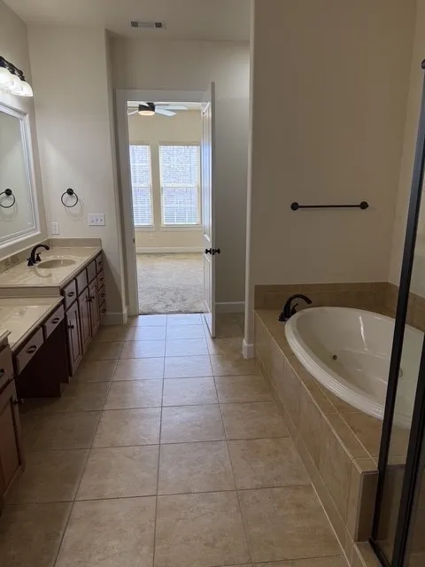 Condominium For Rent in Dallas County , 6631 Via Positano 211, Irving, Texas 75039, 2 Bedroom, 3 Bathroom, 1 Garage spaces, 1,977 Sqft, built in 2007, mls#21350488, Real Estate Agent in Irving, Homes For Rent in Dallas county, Homes For Rent in Irving, Realtor in Irving Texas, Real Estate Brokerage Independent Realty Texas, Luminita Cordes Realtor