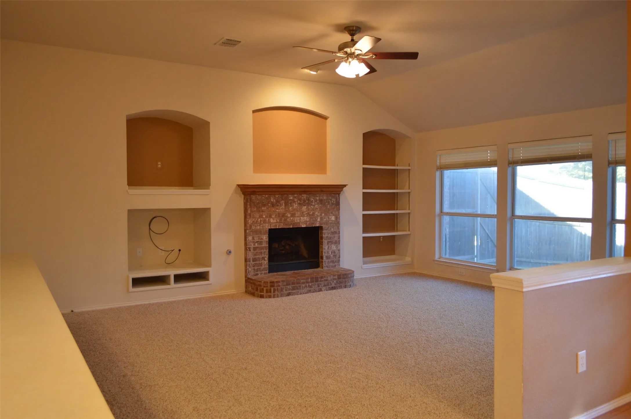 Single Family Residence For Rent in Collin County , 7512 Sonoma Valley Drive, Frisco, Texas 75035, 3 Bedroom, 2 Bathroom, 2 Garage spaces, 2,212 Sqft, built in 1997, mls#21351427, Real Estate Agent in Frisco, Homes For Rent in Collin county, Homes For Rent in Frisco, Realtor in Frisco Texas, Real Estate Brokerage Independent Realty Texas, Luminita Cordes Realtor