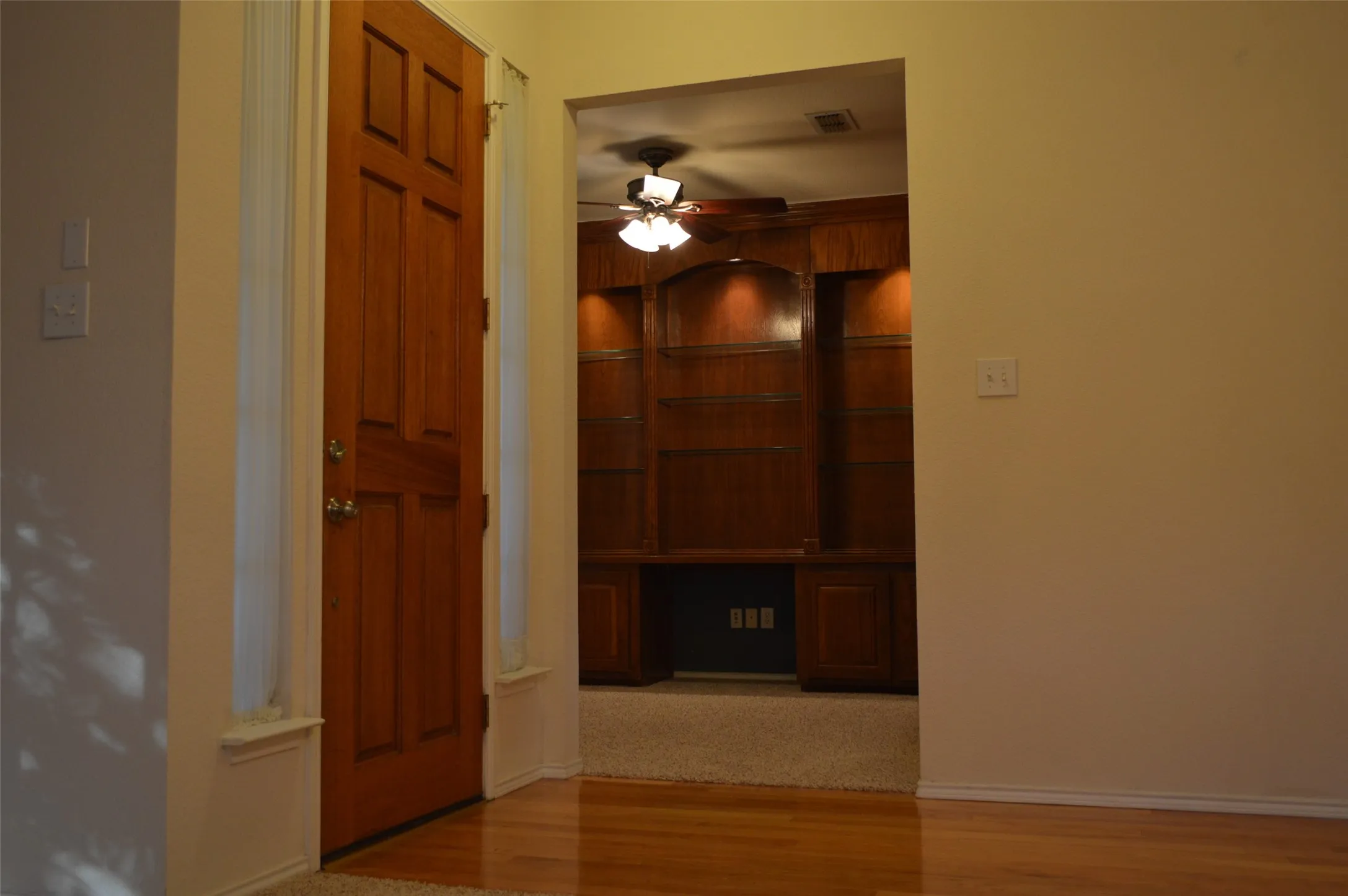 Single Family Residence For Rent in Collin County , 7512 Sonoma Valley Drive, Frisco, Texas 75035, 3 Bedroom, 2 Bathroom, 2 Garage spaces, 2,212 Sqft, built in 1997, mls#21351427, Real Estate Agent in Frisco, Homes For Rent in Collin county, Homes For Rent in Frisco, Realtor in Frisco Texas, Real Estate Brokerage Independent Realty Texas, Luminita Cordes Realtor