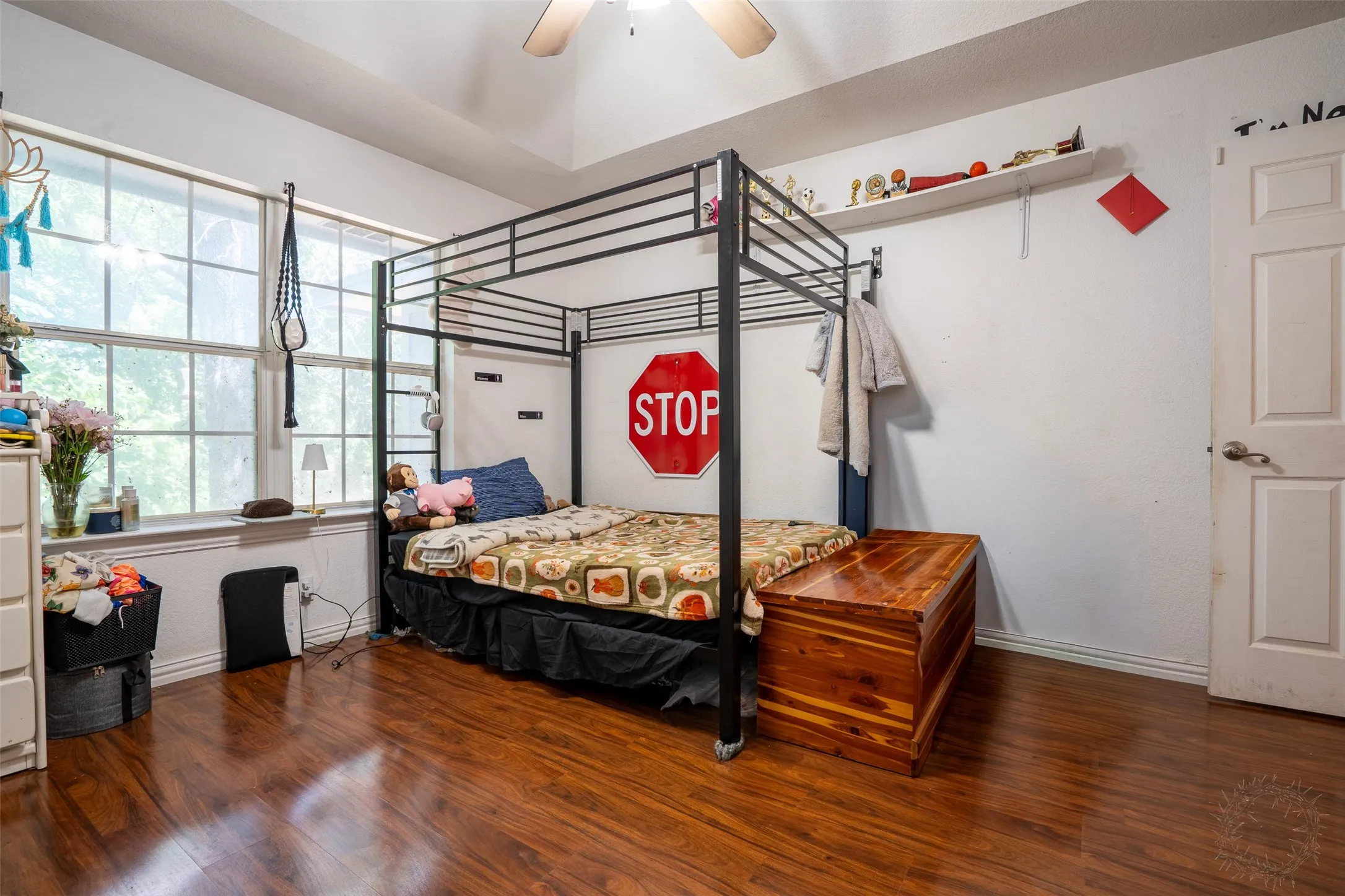 Single Family Residence For Sale in Hood County , 4427 Hunters Glen Court, Granbury, Texas 76048, 4 Bedroom, 2 Bathroom, Garage spaces, 1,936 Sqft, built in 2003, mls#21351076, Real Estate Agent in Granbury, Homes For Sale in Hood county, Homes For Sale in Granbury, Realtor in Granbury Texas, Real Estate Brokerage Independent Realty Texas, Luminita Cordes Realtor