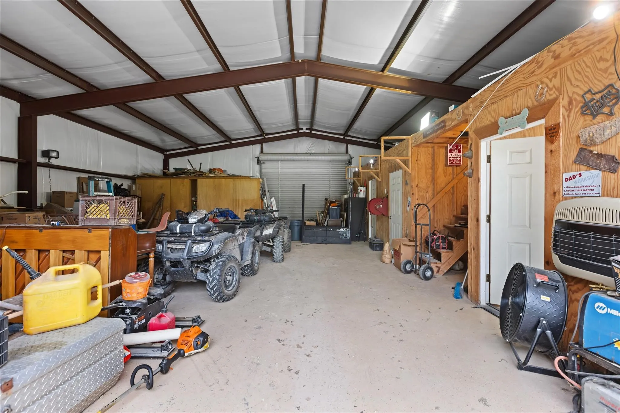 Single Family Residence For Sale in Fannin County , 1229 County Road 3105 37acres, Bonham, Texas 75418, 0, 0, Garage spaces, 4,680 Sqft, built in 2001, mls#21351355, Real Estate Agent in Bonham, Homes For Sale in Fannin county, Homes For Sale in Bonham, Realtor in Bonham Texas, Real Estate Brokerage Independent Realty Texas, Luminita Cordes Realtor