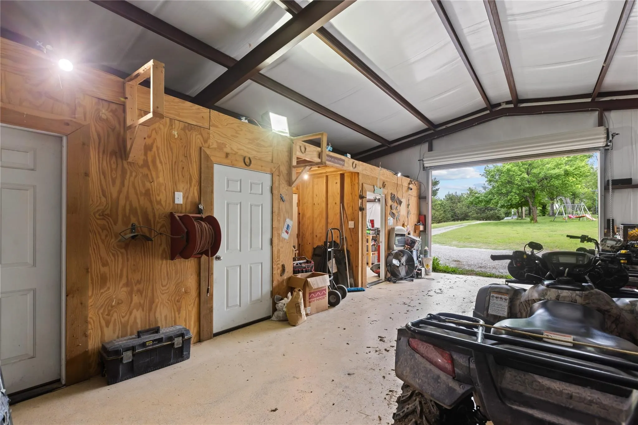 Single Family Residence For Sale in Fannin County , 1229 County Road 3105 37acres, Bonham, Texas 75418, 0, 0, Garage spaces, 4,680 Sqft, built in 2001, mls#21351355, Real Estate Agent in Bonham, Homes For Sale in Fannin county, Homes For Sale in Bonham, Realtor in Bonham Texas, Real Estate Brokerage Independent Realty Texas, Luminita Cordes Realtor
