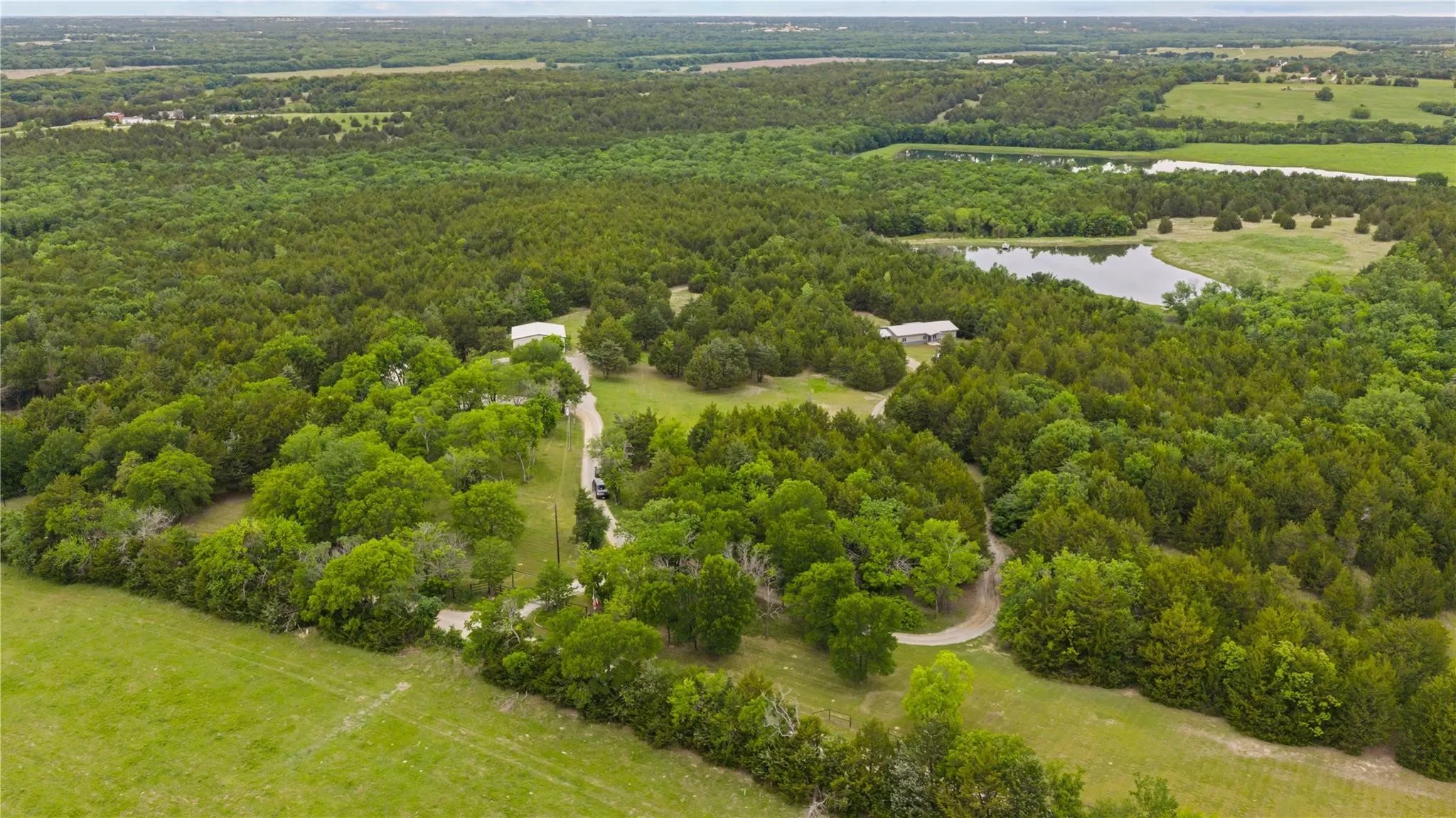 Single Family Residence For Sale in Fannin County , 1229 County Road 3105 37acres, Bonham, Texas 75418, 0, 0, Garage spaces, 4,680 Sqft, built in 2001, mls#21351355, Real Estate Agent in Bonham, Homes For Sale in Fannin county, Homes For Sale in Bonham, Realtor in Bonham Texas, Real Estate Brokerage Independent Realty Texas, Luminita Cordes Realtor