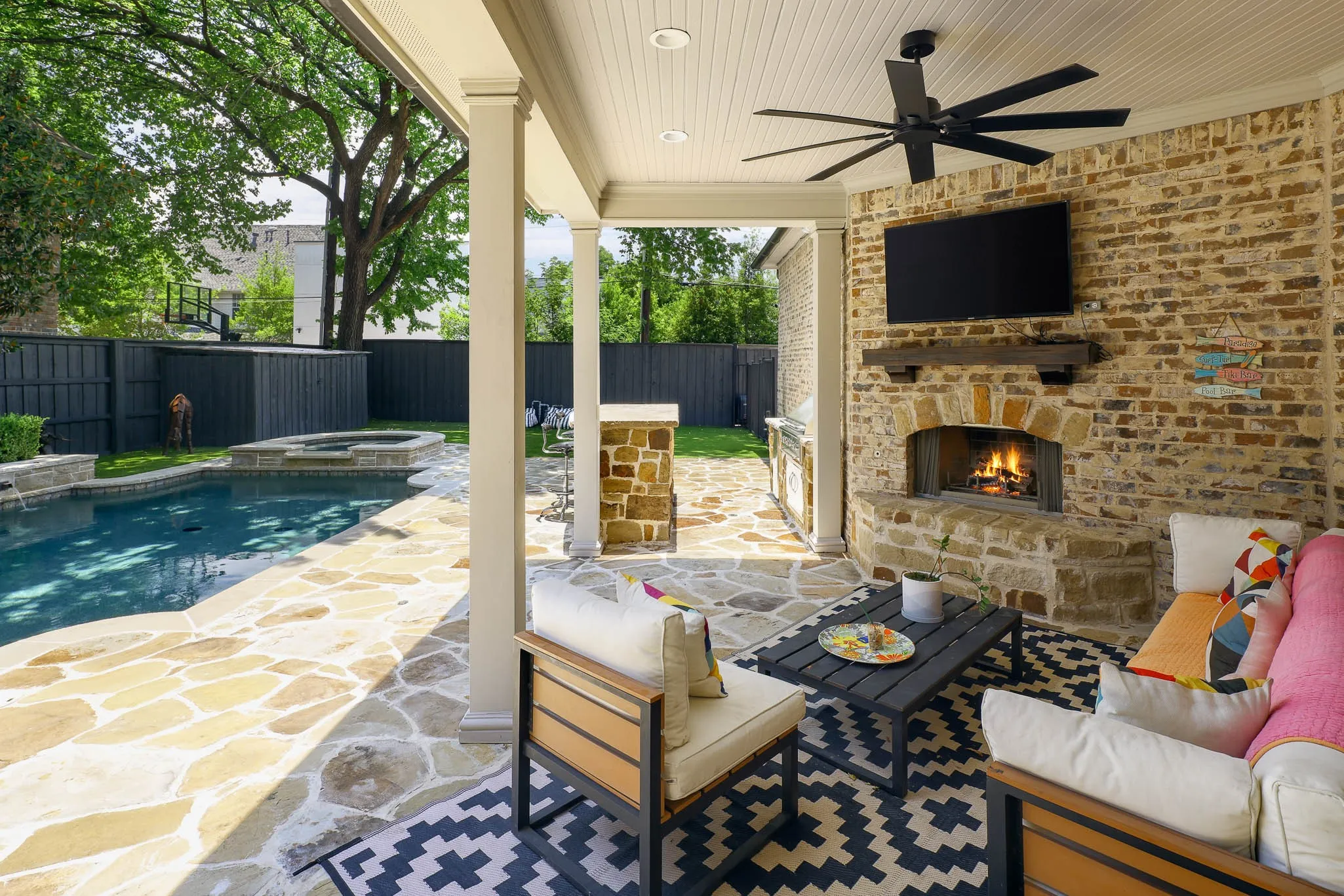 Single Family Residence For Sale in Dallas County , 7820 Bryn Mawr Drive, Dallas, Texas 75225, 6 Bedroom, 7 Bathroom, 2 Garage spaces, 5,486 Sqft, built in 2006, mls#21349404, Real Estate Agent in Dallas, Homes For Sale in Dallas county, Homes For Sale in Dallas, Realtor in Dallas Texas, Real Estate Brokerage Independent Realty Texas, Luminita Cordes Realtor