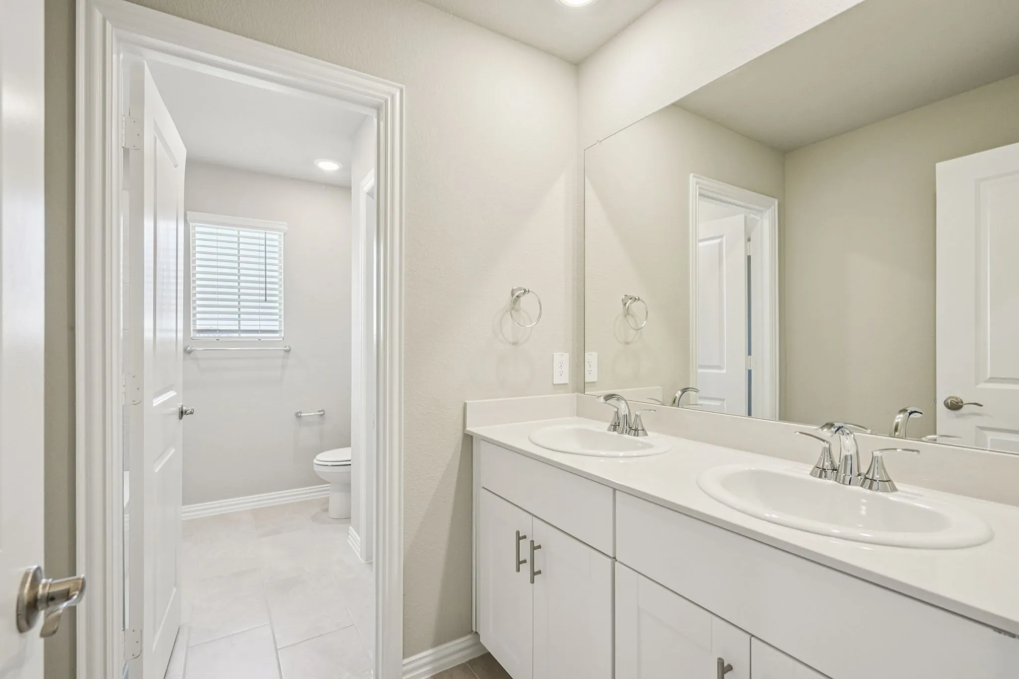 Photo is not of the actual home, but is an inspirational photo of builder’s model home and may depict options, furnishings, and/or decorator features that are not included.