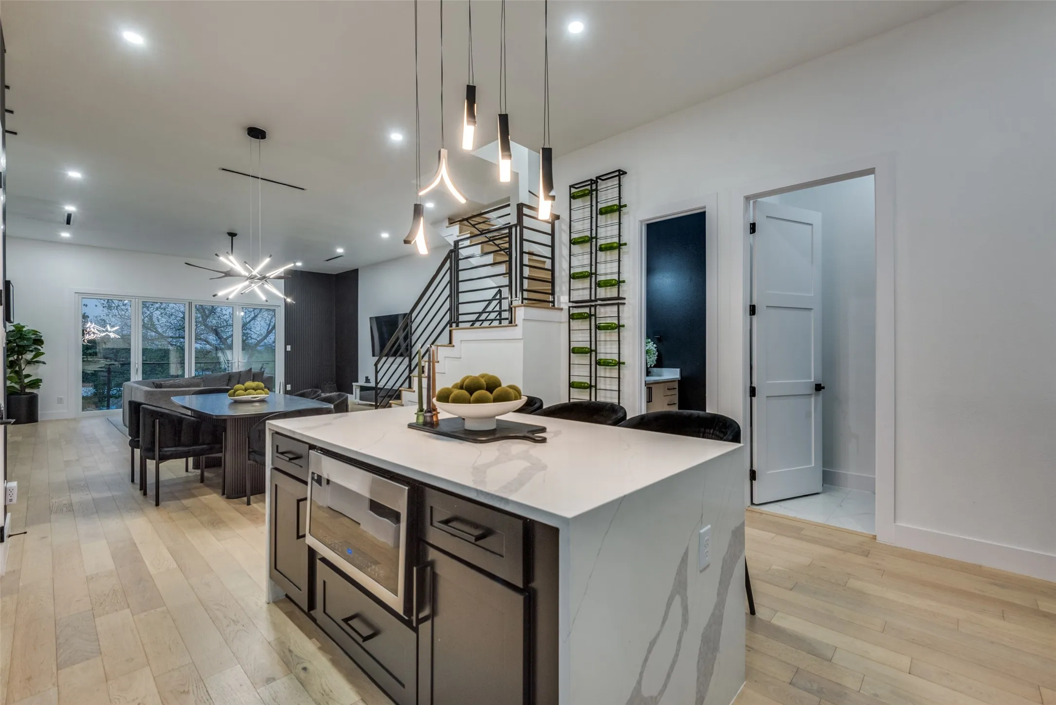 Single Family Residence For Rent in Dallas County , 1904 Pollard Street, Dallas, Texas 75208, 3 Bedroom, 4 Bathroom, 2 Garage spaces, 2,484 Sqft, built in 2022, mls#21346963, Real Estate Agent in Dallas, Homes For Rent in Dallas county, Homes For Rent in Dallas, Realtor in Dallas Texas, Real Estate Brokerage Independent Realty Texas, Luminita Cordes Realtor