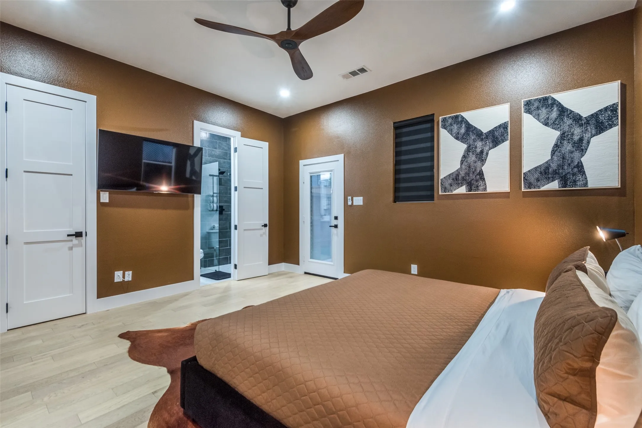 Single Family Residence For Rent in Dallas County , 1904 Pollard Street, Dallas, Texas 75208, 3 Bedroom, 4 Bathroom, 2 Garage spaces, 2,484 Sqft, built in 2022, mls#21346963, Real Estate Agent in Dallas, Homes For Rent in Dallas county, Homes For Rent in Dallas, Realtor in Dallas Texas, Real Estate Brokerage Independent Realty Texas, Luminita Cordes Realtor