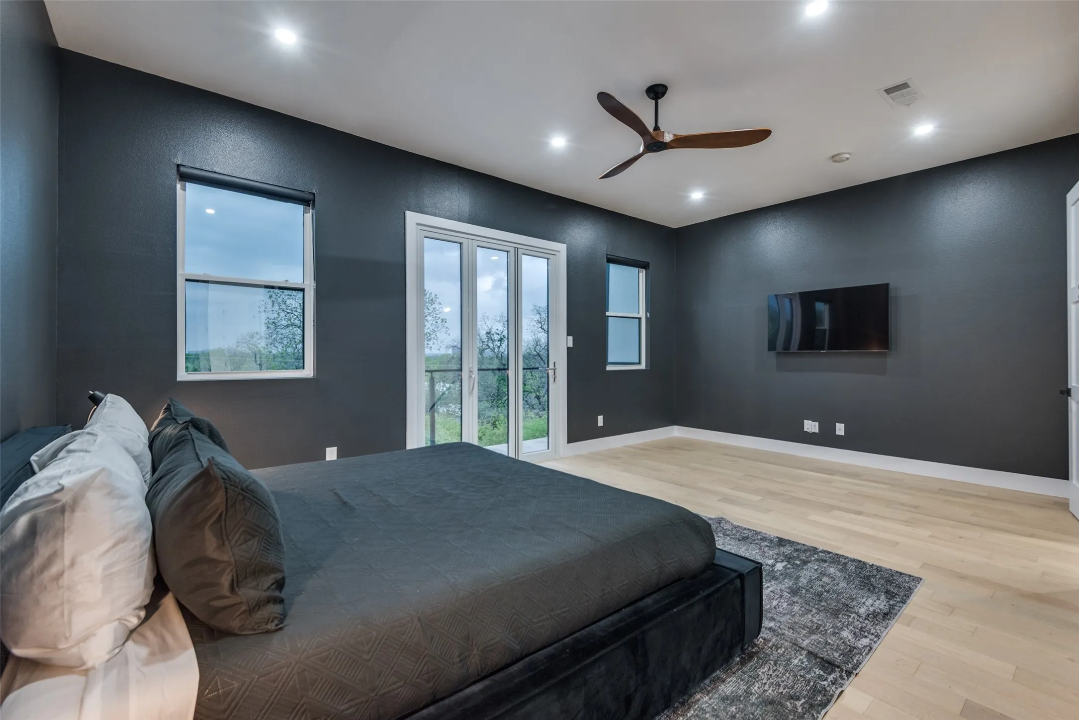 Single Family Residence For Rent in Dallas County , 1904 Pollard Street, Dallas, Texas 75208, 3 Bedroom, 4 Bathroom, 2 Garage spaces, 2,484 Sqft, built in 2022, mls#21346963, Real Estate Agent in Dallas, Homes For Rent in Dallas county, Homes For Rent in Dallas, Realtor in Dallas Texas, Real Estate Brokerage Independent Realty Texas, Luminita Cordes Realtor