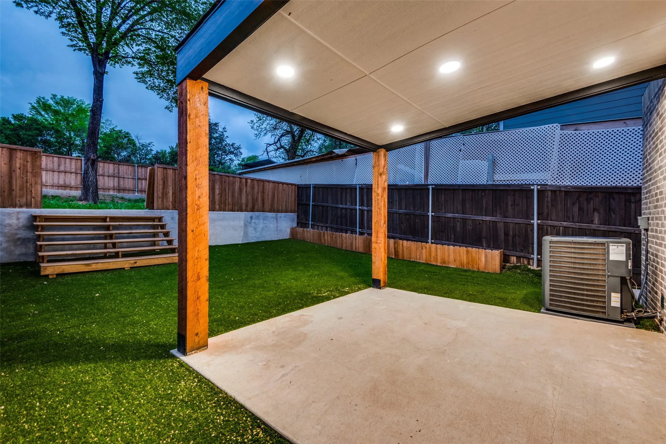 Single Family Residence For Rent in Dallas County , 1904 Pollard Street, Dallas, Texas 75208, 3 Bedroom, 4 Bathroom, 2 Garage spaces, 2,484 Sqft, built in 2022, mls#21346963, Real Estate Agent in Dallas, Homes For Rent in Dallas county, Homes For Rent in Dallas, Realtor in Dallas Texas, Real Estate Brokerage Independent Realty Texas, Luminita Cordes Realtor