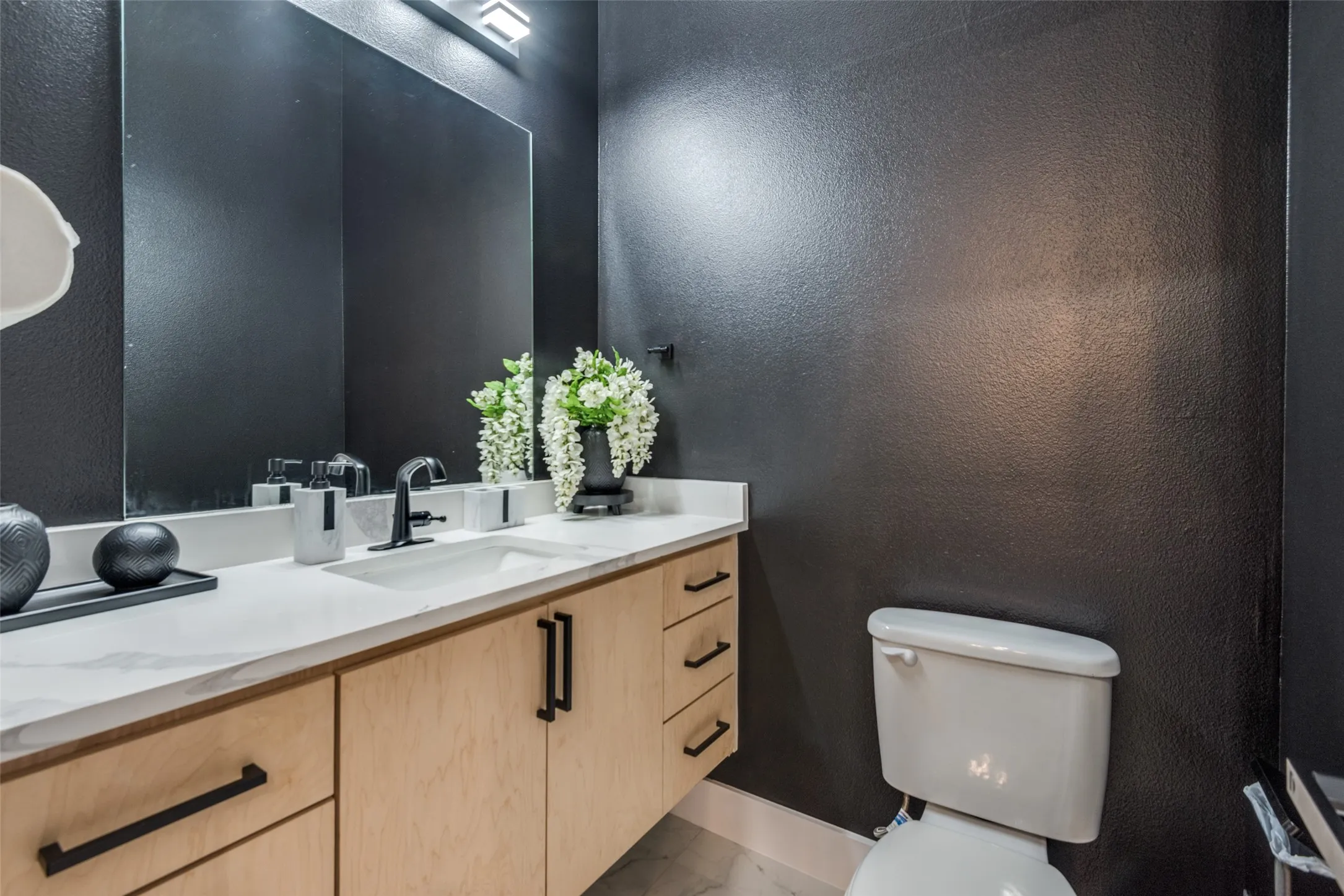 Single Family Residence For Rent in Dallas County , 1904 Pollard Street, Dallas, Texas 75208, 3 Bedroom, 4 Bathroom, 2 Garage spaces, 2,484 Sqft, built in 2022, mls#21346963, Real Estate Agent in Dallas, Homes For Rent in Dallas county, Homes For Rent in Dallas, Realtor in Dallas Texas, Real Estate Brokerage Independent Realty Texas, Luminita Cordes Realtor
