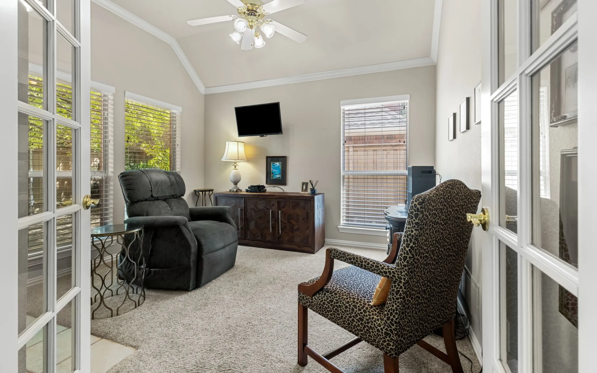 Single Family Residence For Sale in Collin County , 809 Lake Point Circle, Mc Kinney, Texas 75072, 3 Bedroom, 3 Bathroom, 2 Garage spaces, 2,300 Sqft, built in 1998, mls#21346156, Real Estate Agent in Mc Kinney, Homes For Sale in Collin county, Homes For Sale in Mc Kinney, Realtor in Mc Kinney Texas, Real Estate Brokerage Independent Realty Texas, Luminita Cordes Realtor