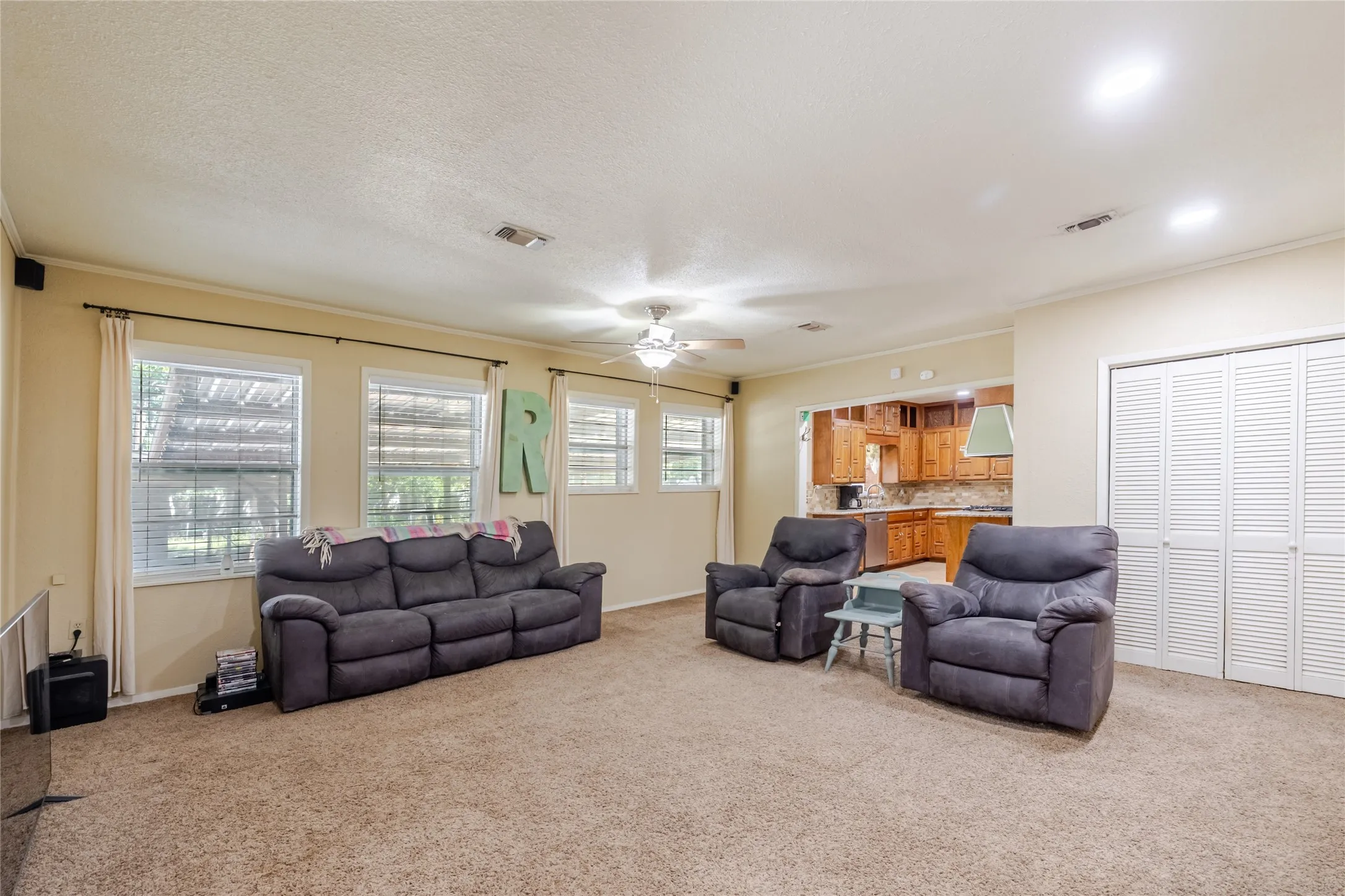 Single Family Residence For Sale in Eastland County , 1308 W 14th Street, Cisco, Texas 76437, 4 Bedroom, 3 Bathroom, Garage spaces, 2,646 Sqft, built in 1980, mls#21350528, Real Estate Agent in Cisco, Homes For Sale in Eastland county, Homes For Sale in Cisco, Realtor in Cisco Texas, Real Estate Brokerage Independent Realty Texas, Luminita Cordes Realtor