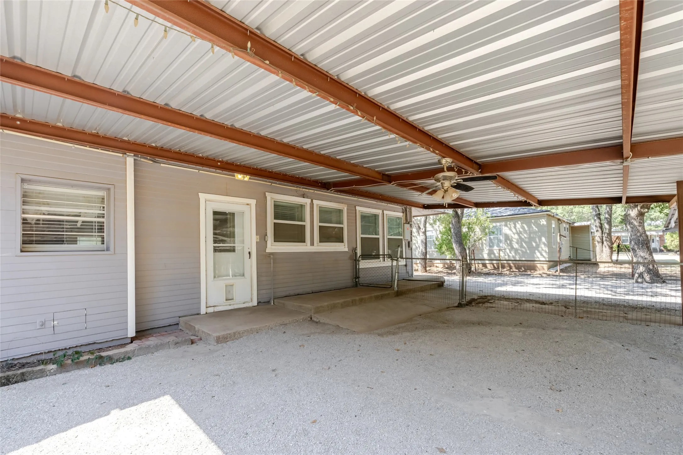 Single Family Residence For Sale in Eastland County , 1308 W 14th Street, Cisco, Texas 76437, 4 Bedroom, 3 Bathroom, Garage spaces, 2,646 Sqft, built in 1980, mls#21350528, Real Estate Agent in Cisco, Homes For Sale in Eastland county, Homes For Sale in Cisco, Realtor in Cisco Texas, Real Estate Brokerage Independent Realty Texas, Luminita Cordes Realtor