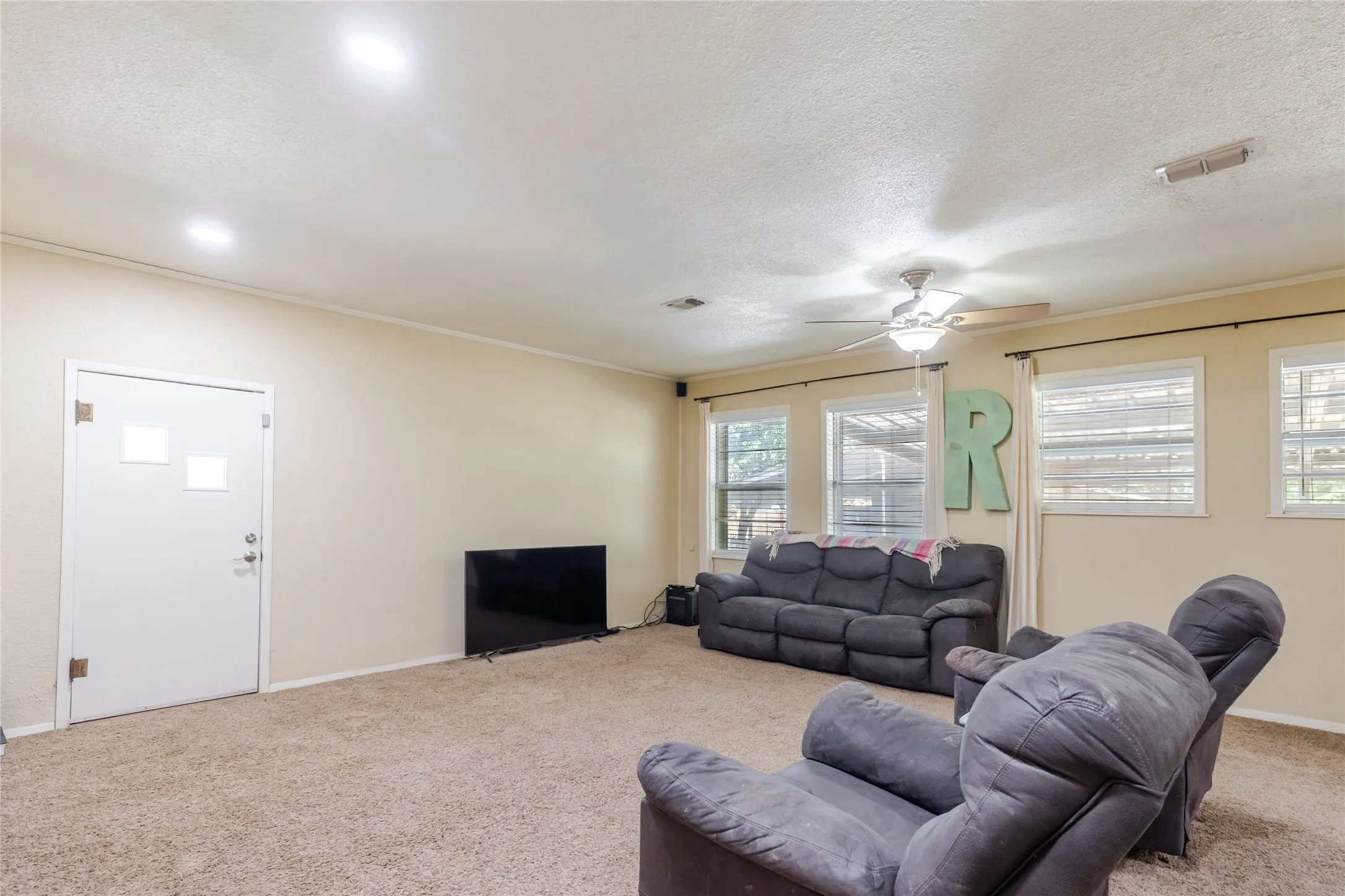 Single Family Residence For Sale in Eastland County , 1308 W 14th Street, Cisco, Texas 76437, 4 Bedroom, 3 Bathroom, Garage spaces, 2,646 Sqft, built in 1980, mls#21350528, Real Estate Agent in Cisco, Homes For Sale in Eastland county, Homes For Sale in Cisco, Realtor in Cisco Texas, Real Estate Brokerage Independent Realty Texas, Luminita Cordes Realtor