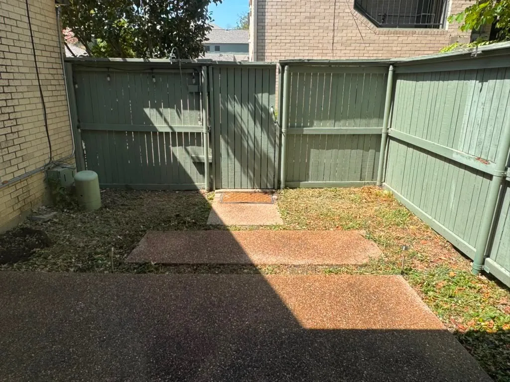 Townhouse For Rent in Tarrant County , 2633 Mccart Avenue, Fort Worth, Texas 76110, 2 Bedrooms, 3 Bathrooms, 2 Garage spaces, 1,680 Sqft, built in 1983, Price $2,500, mls#21351453, Real Estate Agent in Fort Worth, Homes For Rent in Tarrant county, Homes For Rent in Fort Worth, Realtor in Fort Worth Texas, Real Estate Brokerage Independent Realty Texas, Luminita Cordes Realtor