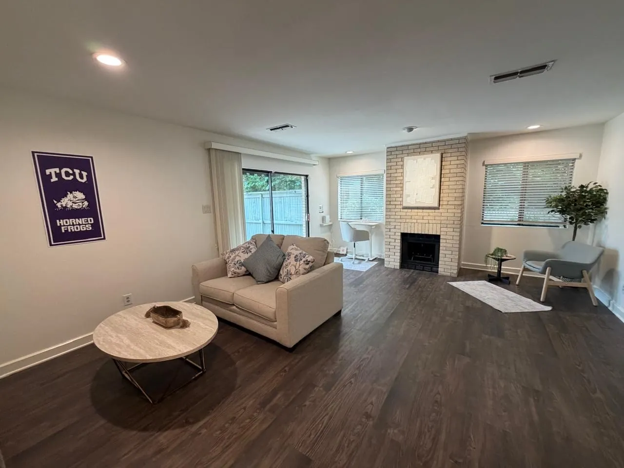 Townhouse For Rent in Tarrant County , 2633 Mccart Avenue, Fort Worth, Texas 76110, 2 Bedrooms, 3 Bathrooms, 2 Garage spaces, 1,680 Sqft, built in 1983, Price $2,500, mls#21351453, Real Estate Agent in Fort Worth, Homes For Rent in Tarrant county, Homes For Rent in Fort Worth, Realtor in Fort Worth Texas, Real Estate Brokerage Independent Realty Texas, Luminita Cordes Realtor