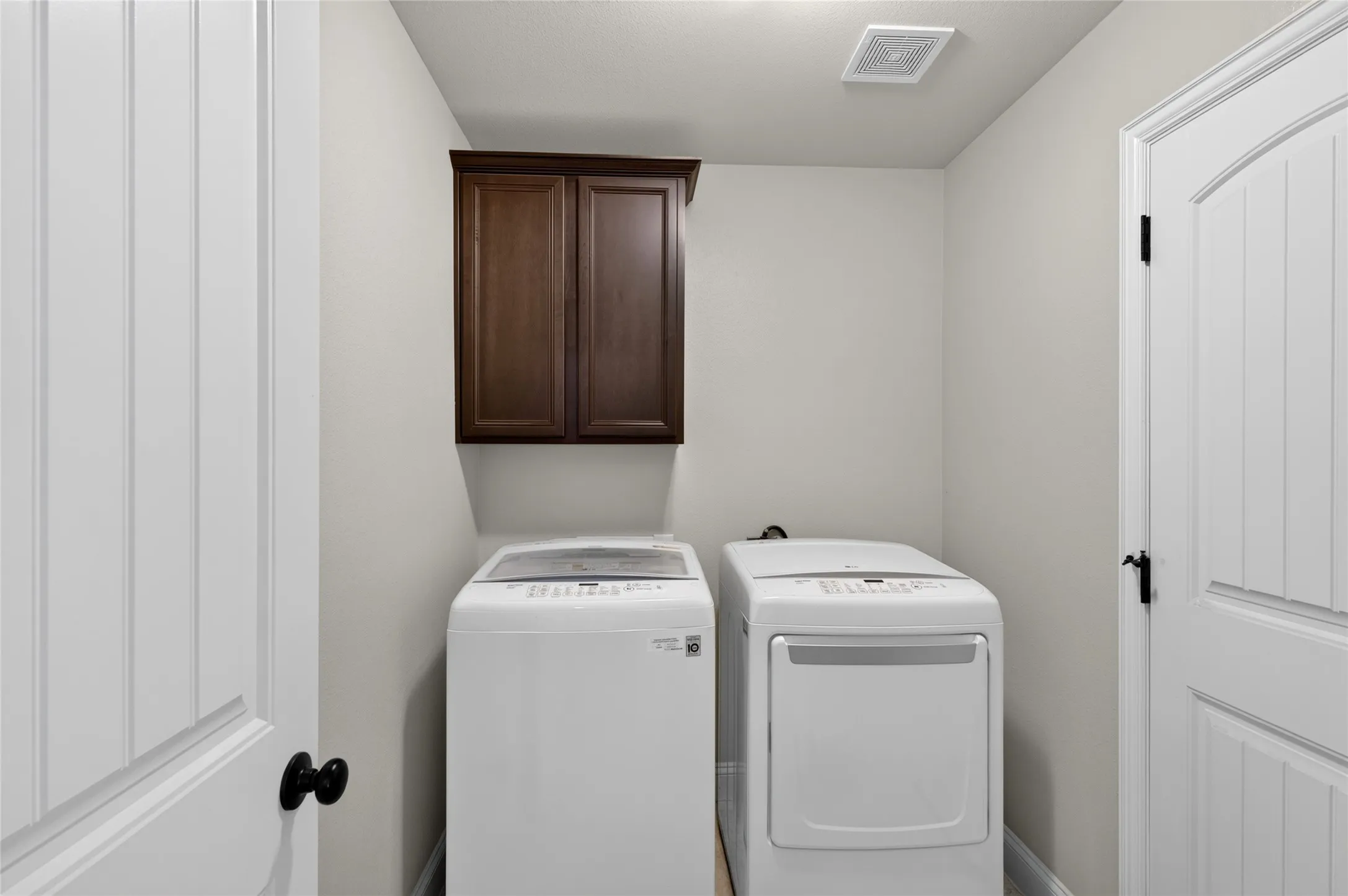 Single Family Residence For Sale in Grayson County , 2304 Southridge Lane, Sherman, Texas 75092, 3 Bedroom, 2 Bathroom, 2 Garage spaces, 1,855 Sqft, built in 2018, mls#21349225, Real Estate Agent in Sherman, Homes For Sale in Grayson county, Homes For Sale in Sherman, Realtor in Sherman Texas, Real Estate Brokerage Independent Realty Texas, Luminita Cordes Realtor