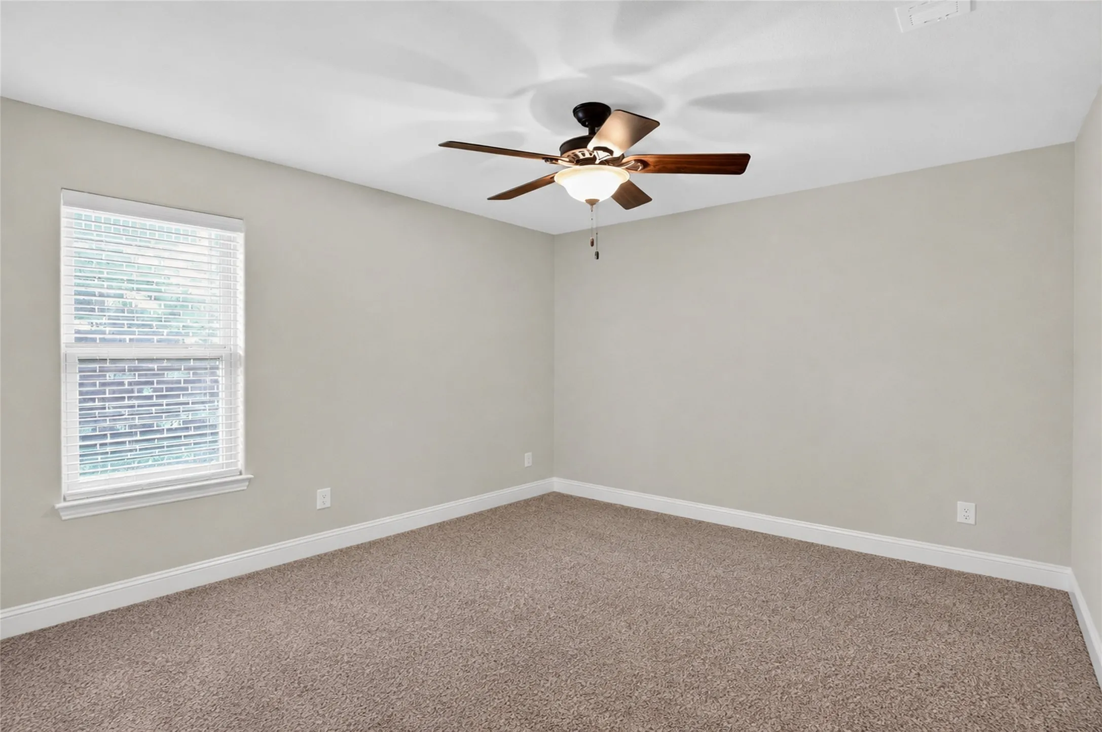 Single Family Residence For Sale in Grayson County , 2304 Southridge Lane, Sherman, Texas 75092, 3 Bedroom, 2 Bathroom, 2 Garage spaces, 1,855 Sqft, built in 2018, mls#21349225, Real Estate Agent in Sherman, Homes For Sale in Grayson county, Homes For Sale in Sherman, Realtor in Sherman Texas, Real Estate Brokerage Independent Realty Texas, Luminita Cordes Realtor