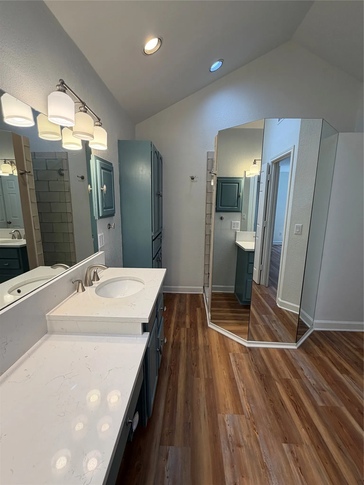 Townhouse For Rent in Collin County , 17715 Windflower Way 107, Dallas, Texas 75252, 3 Bedroom, 3 Bathroom, 2 Garage spaces, 2,374 Sqft, built in 1985, mls#21351454, Real Estate Agent in Dallas, Homes For Rent in Collin county, Homes For Rent in Dallas, Realtor in Dallas Texas, Real Estate Brokerage Independent Realty Texas, Luminita Cordes Realtor