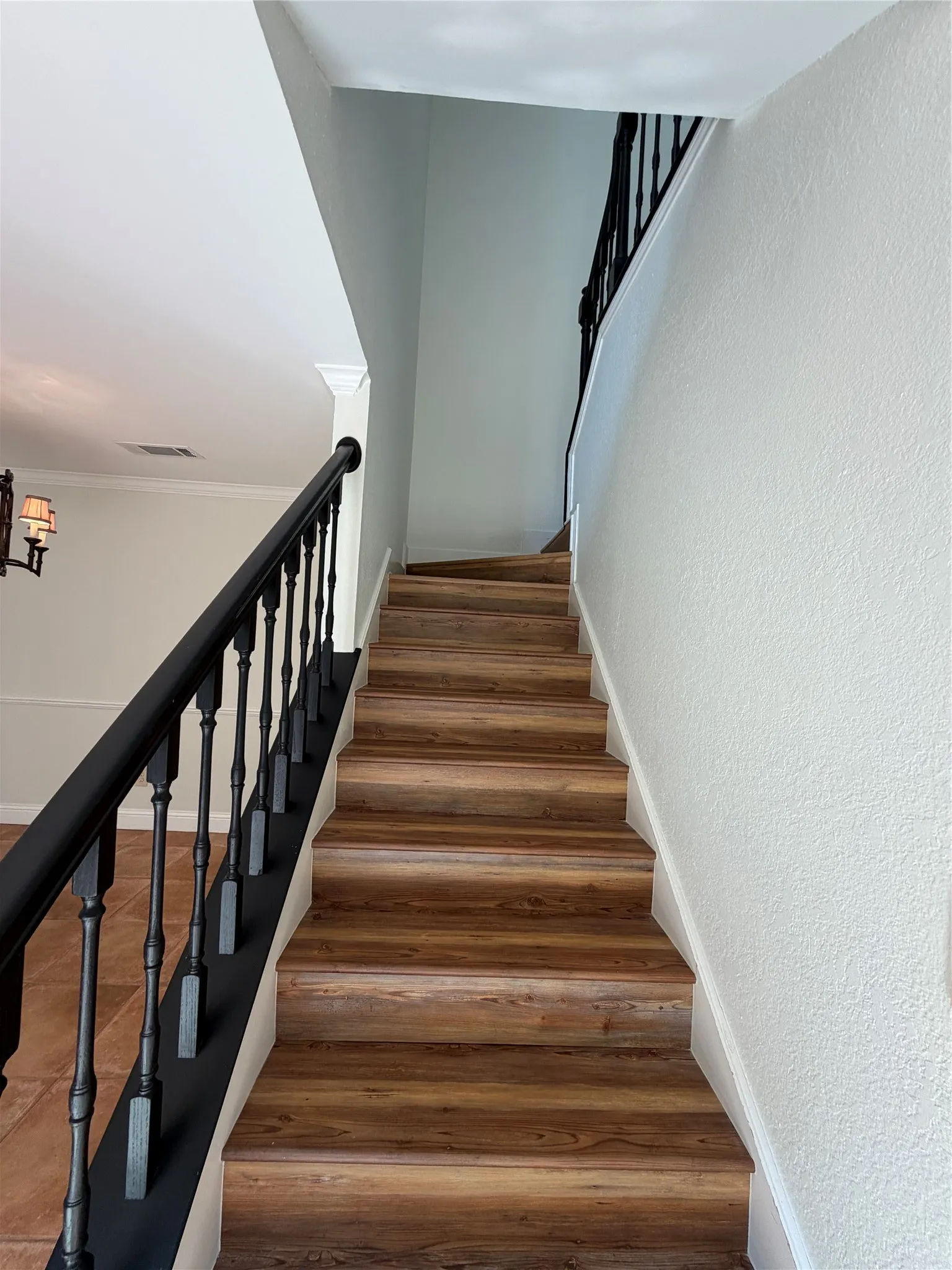 Townhouse For Rent in Collin County , 17715 Windflower Way 107, Dallas, Texas 75252, 3 Bedroom, 3 Bathroom, 2 Garage spaces, 2,374 Sqft, built in 1985, mls#21351454, Real Estate Agent in Dallas, Homes For Rent in Collin county, Homes For Rent in Dallas, Realtor in Dallas Texas, Real Estate Brokerage Independent Realty Texas, Luminita Cordes Realtor