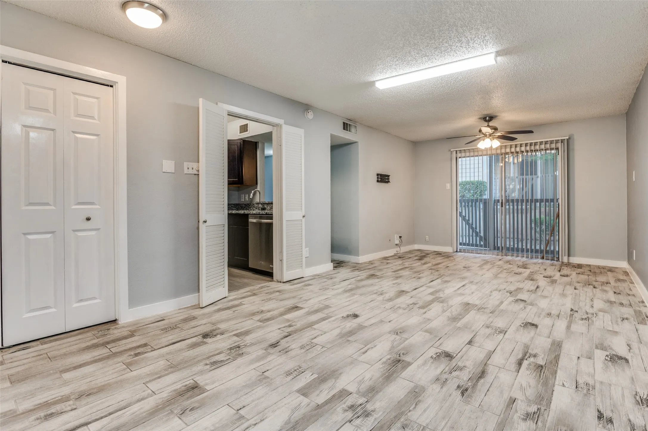 Condominium For Rent in Dallas County , 4859 Cedar Springs Road 144, Dallas, Texas 75219, 2 Bedroom, 1 Bathroom, 2 Garage spaces, 841 Sqft, built in 1970, mls#21348893, Real Estate Agent in Dallas, Homes For Rent in Dallas county, Homes For Rent in Dallas, Realtor in Dallas Texas, Real Estate Brokerage Independent Realty Texas, Luminita Cordes Realtor