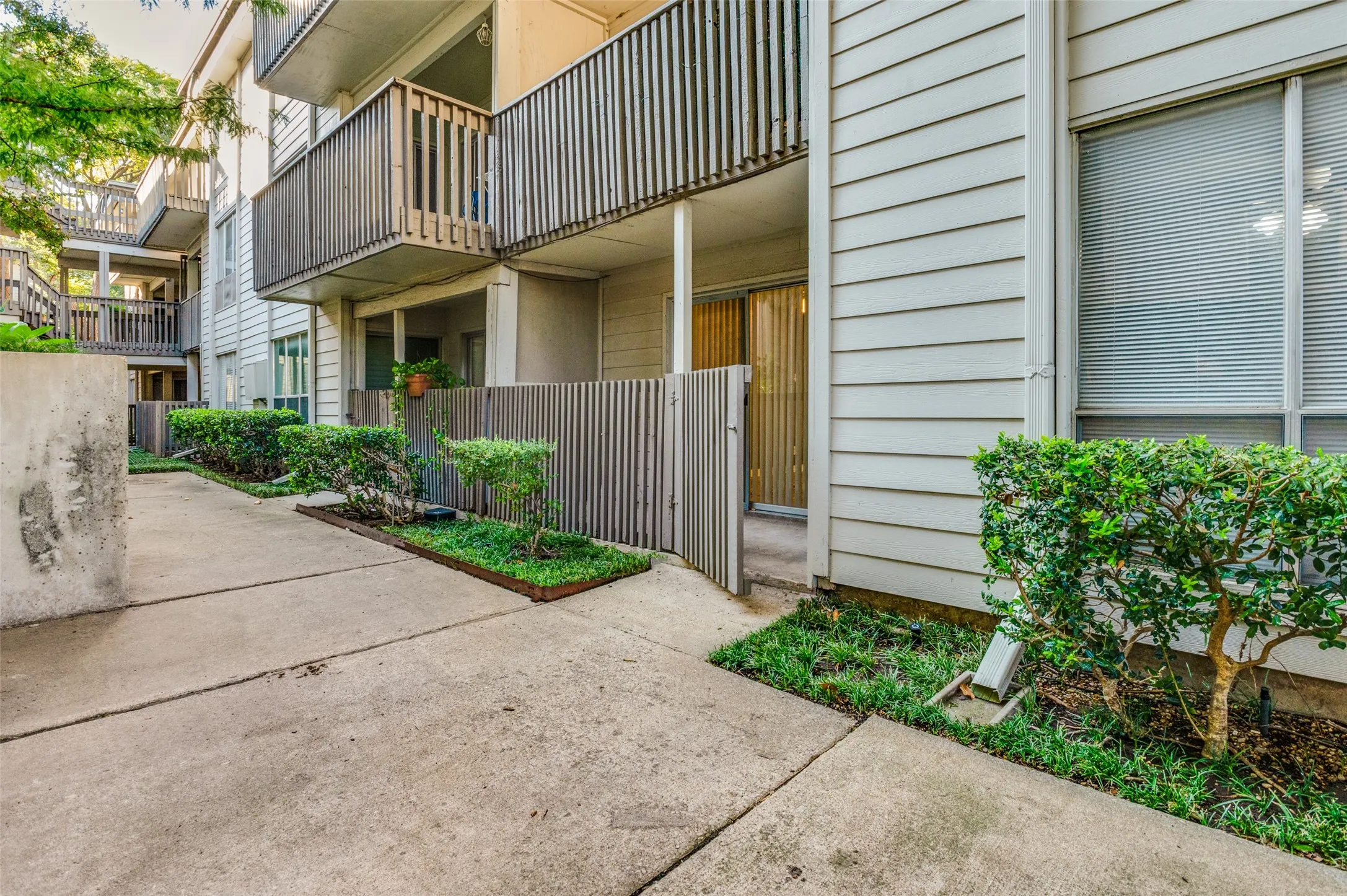 Condominium For Rent in Dallas County , 4859 Cedar Springs Road 144, Dallas, Texas 75219, 2 Bedroom, 1 Bathroom, 2 Garage spaces, 841 Sqft, built in 1970, mls#21348893, Real Estate Agent in Dallas, Homes For Rent in Dallas county, Homes For Rent in Dallas, Realtor in Dallas Texas, Real Estate Brokerage Independent Realty Texas, Luminita Cordes Realtor