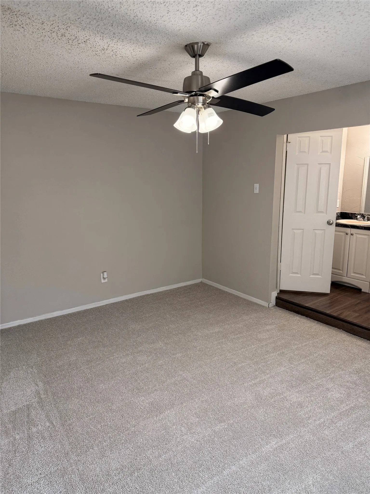 Single Family Residence For Rent in Tarrant County , 317 Apache Trail, Keller, Texas 76248, 3 Bedroom, 2 Bathroom, 2 Garage spaces, 1,376 Sqft, built in 1978, mls#21351458, Real Estate Agent in Keller, Homes For Rent in Tarrant county, Homes For Rent in Keller, Realtor in Keller Texas, Real Estate Brokerage Independent Realty Texas, Luminita Cordes Realtor